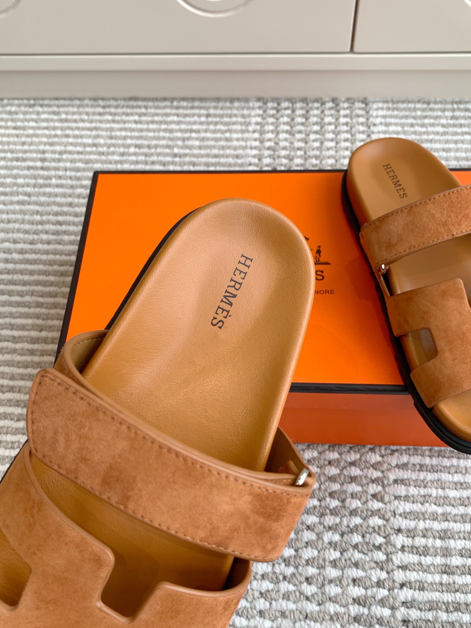 HERMES 00439