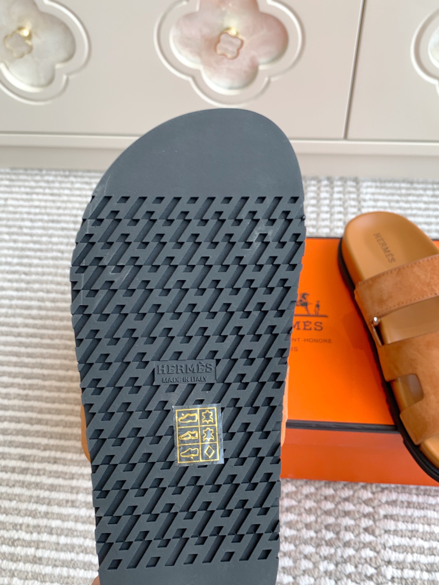 HERMES 00439