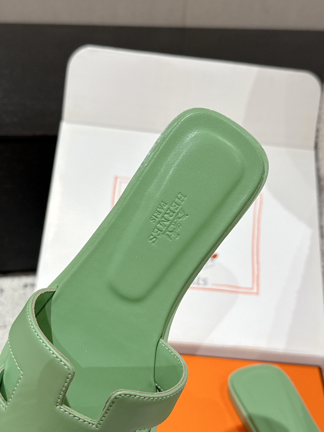 HERMES 00449 Hermès Women's Sandals Hermès Women's Sandals Green Leather