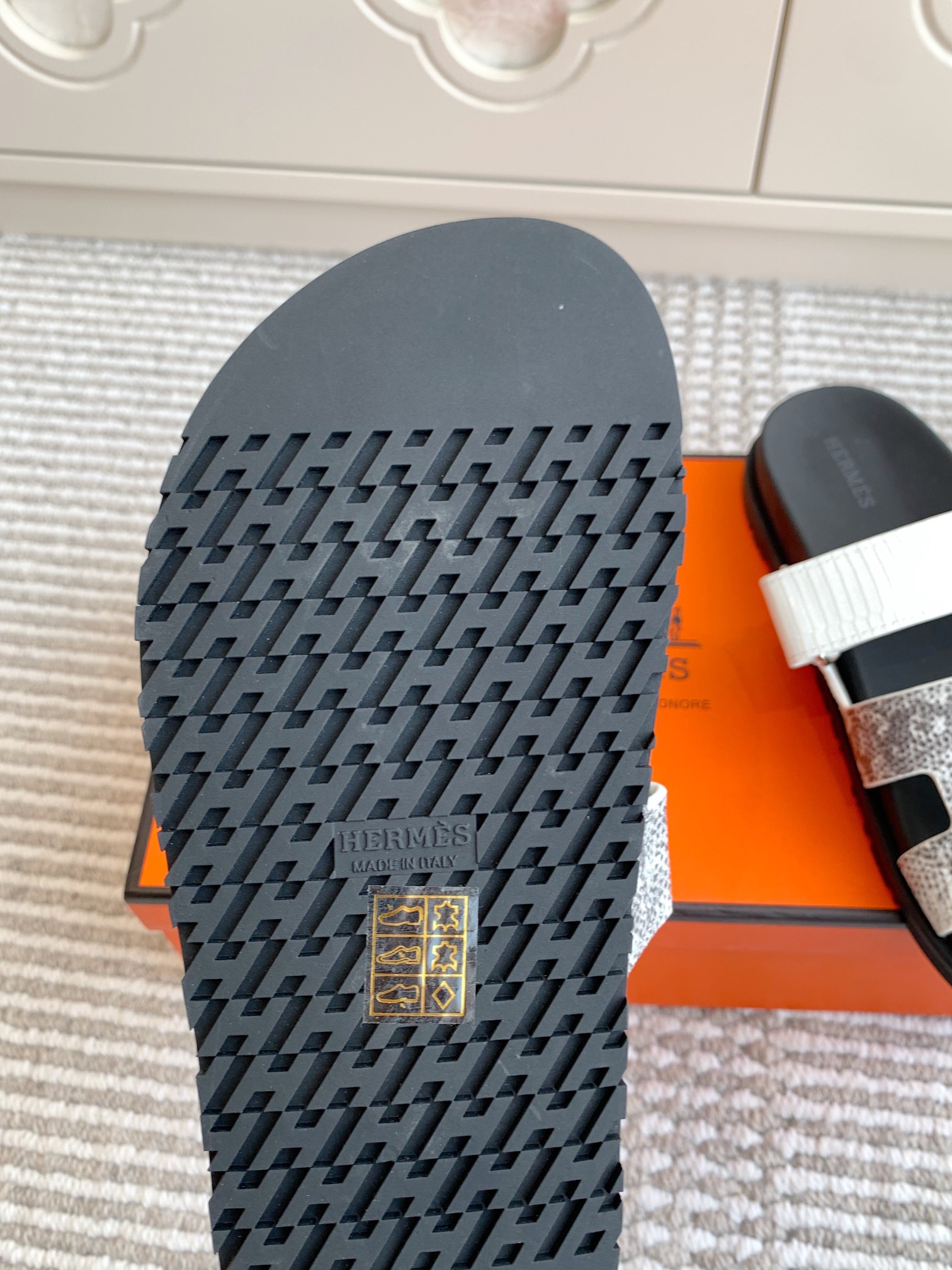 HERMES 00469