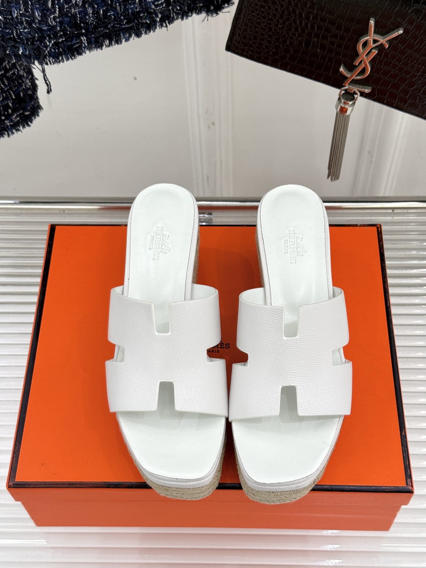 HERMES  00469