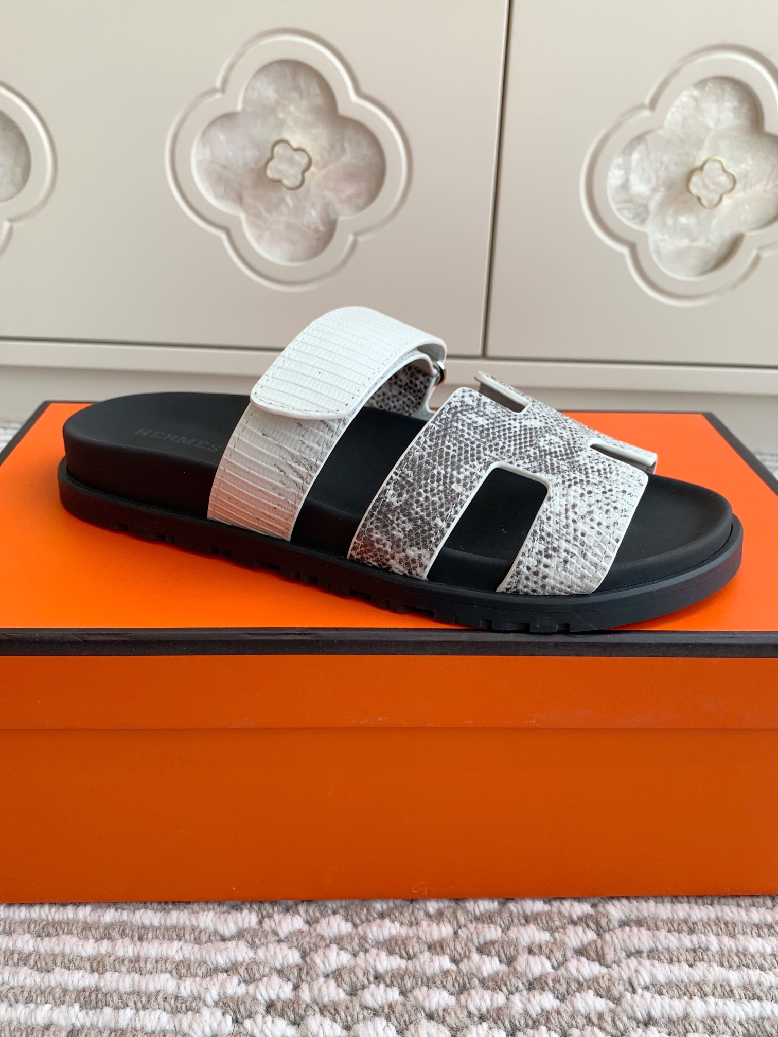 HERMES 00469