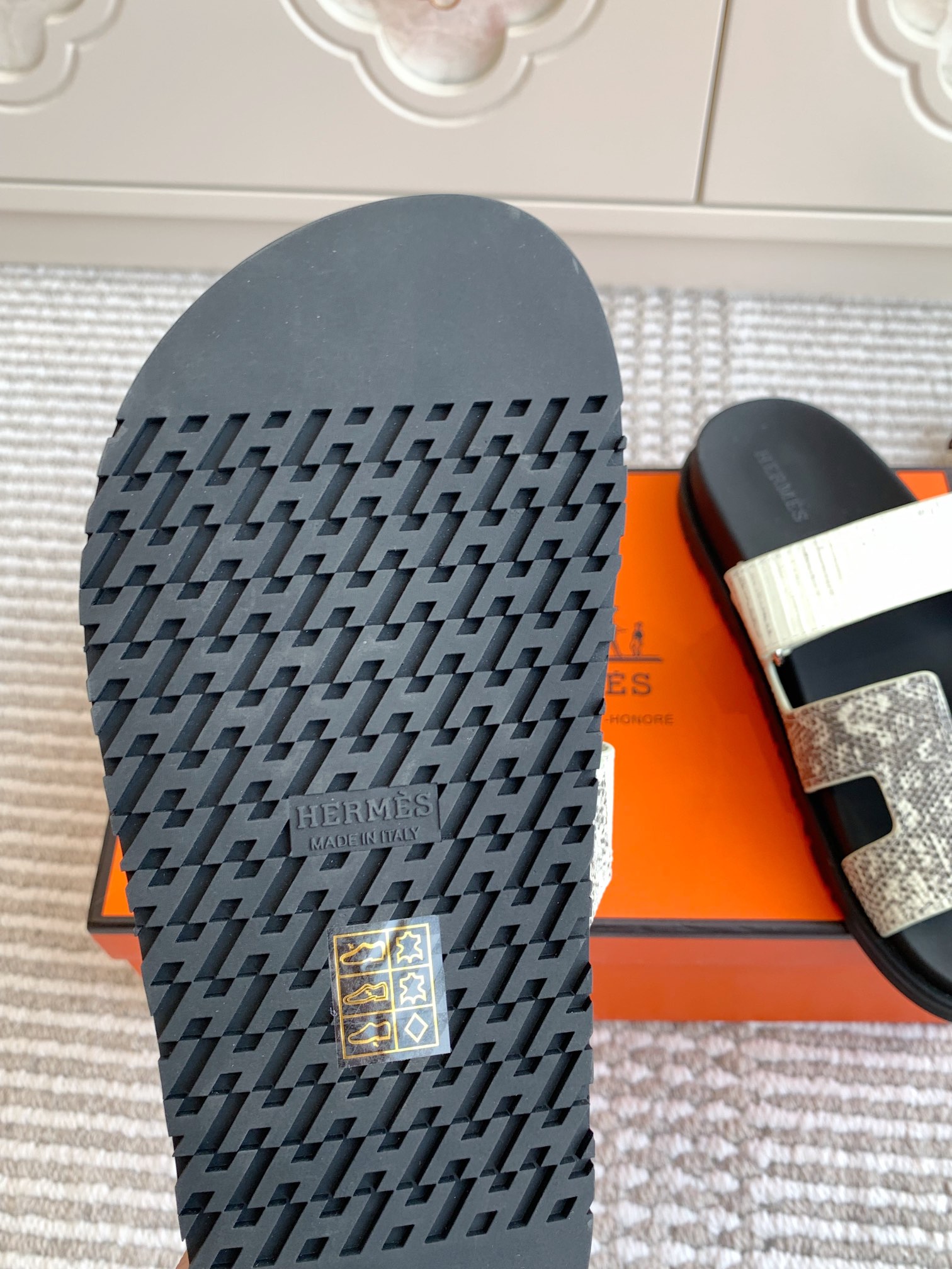 HERMES 00479