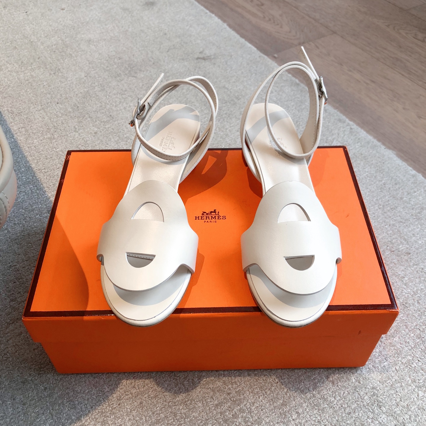 Hermès Juliette Sandal – white Leather
