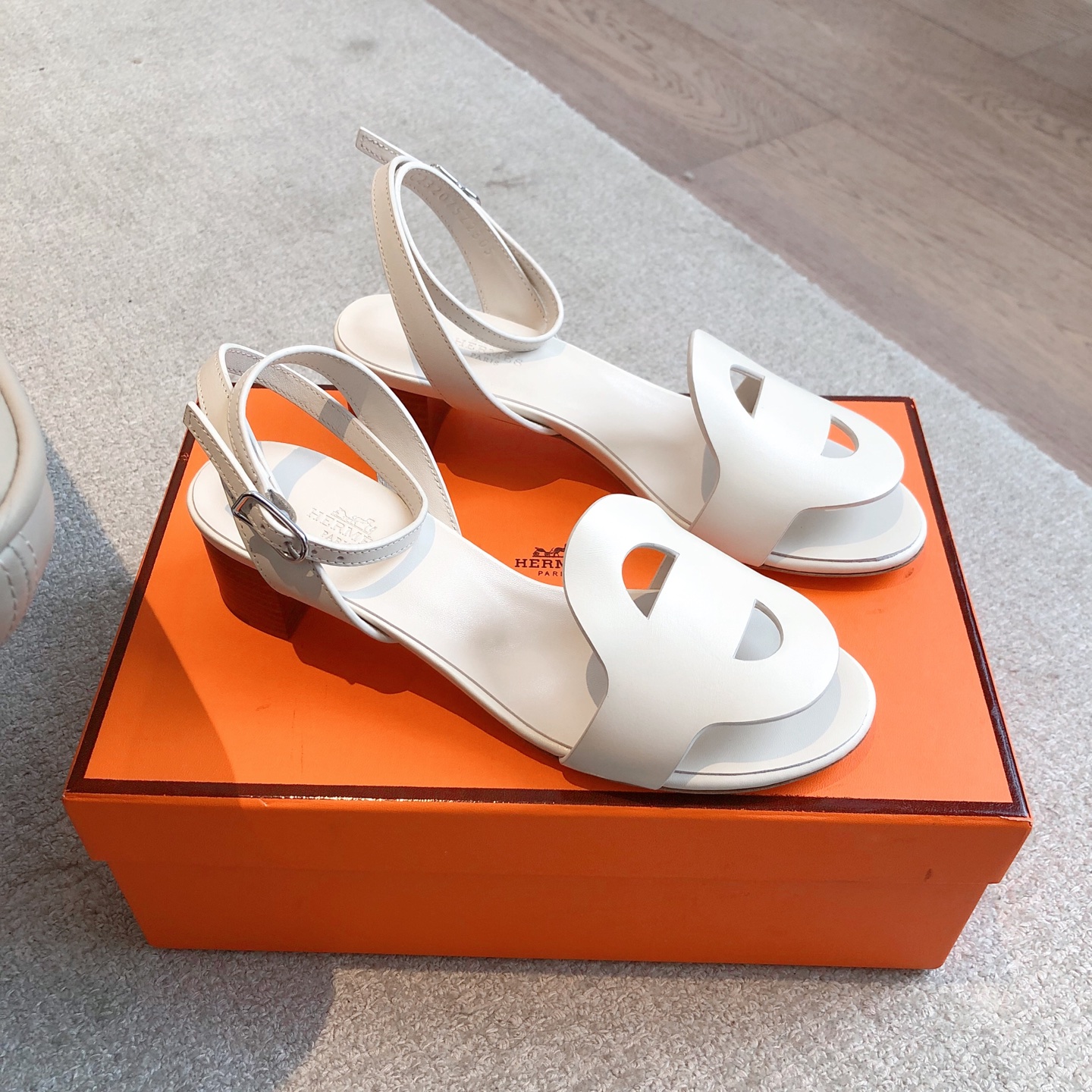Hermès Juliette Sandal – white Leather