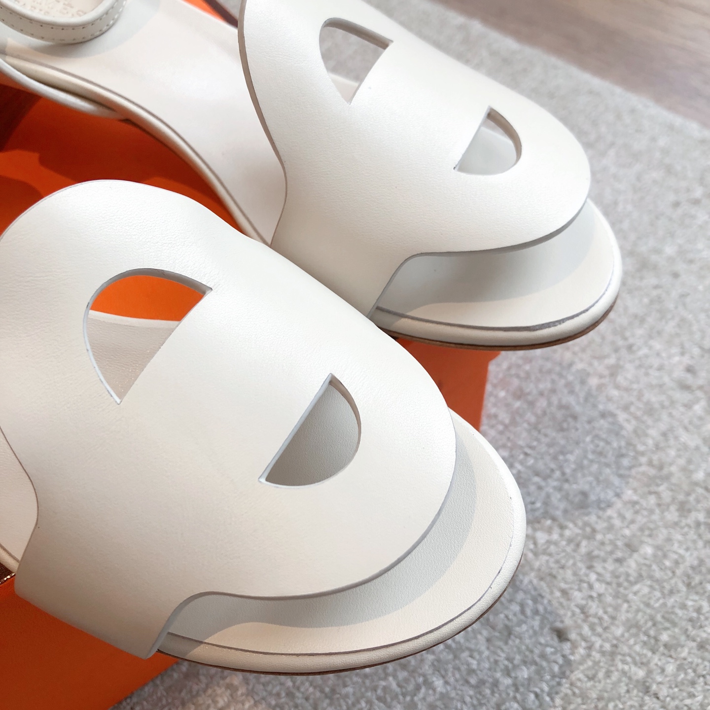 Hermès Juliette Sandal – white Leather