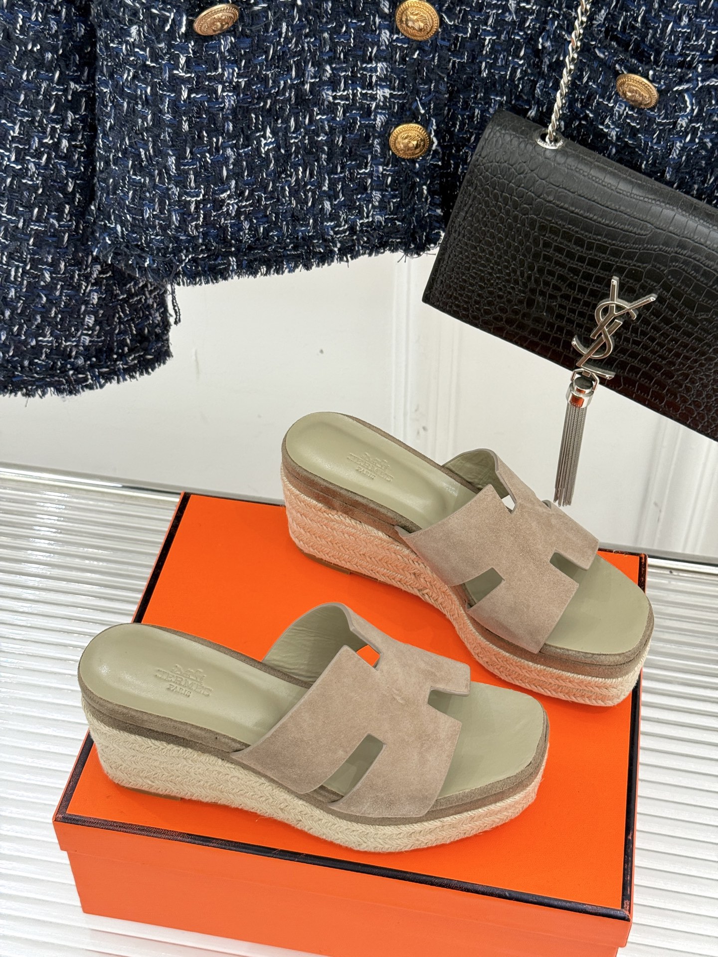 HERMES  00529