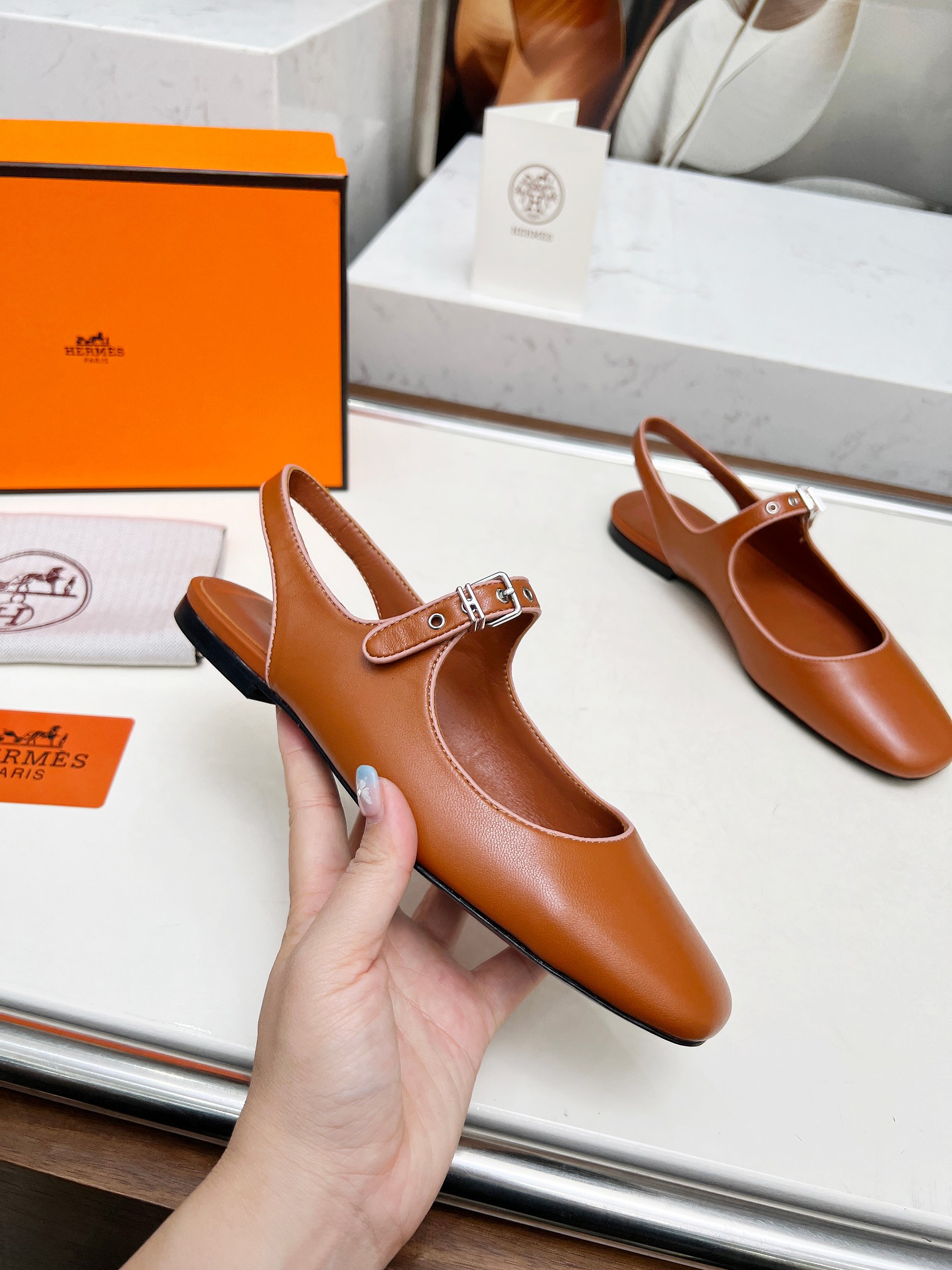 HERMES 00529