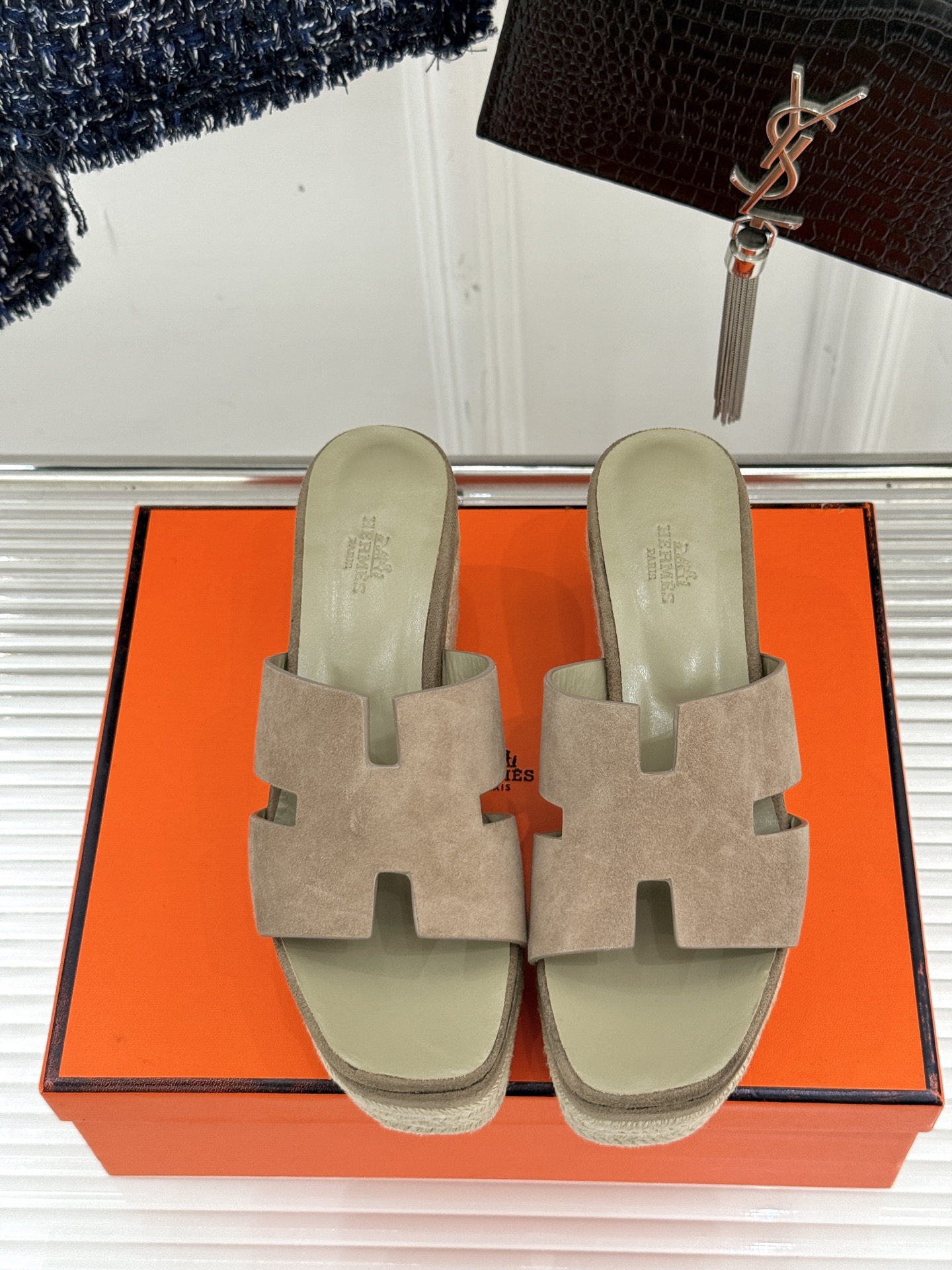 HERMES  00529