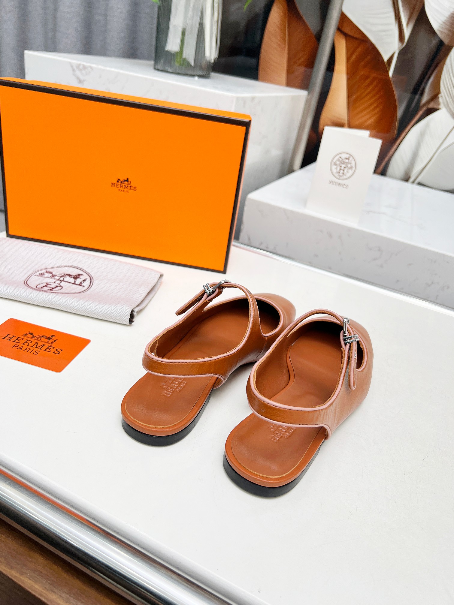 HERMES 00529