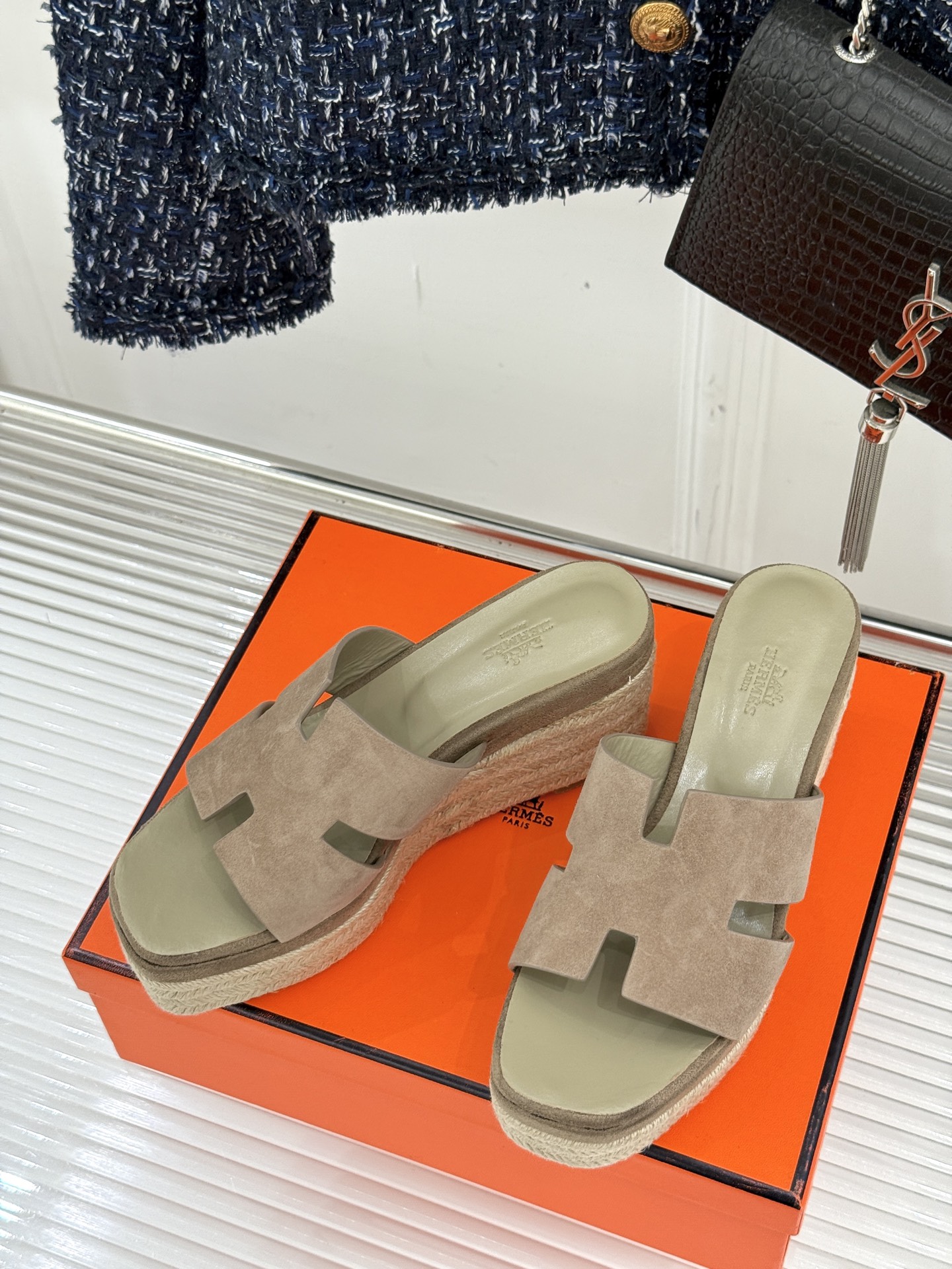 HERMES  00529