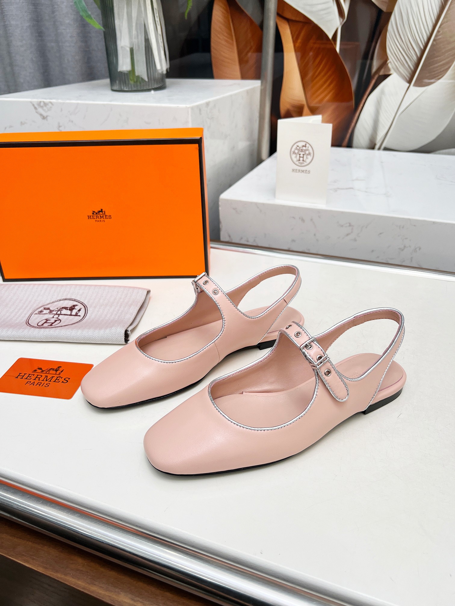 HERMES 00549