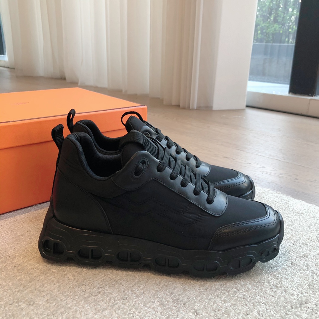 HERMES 00549