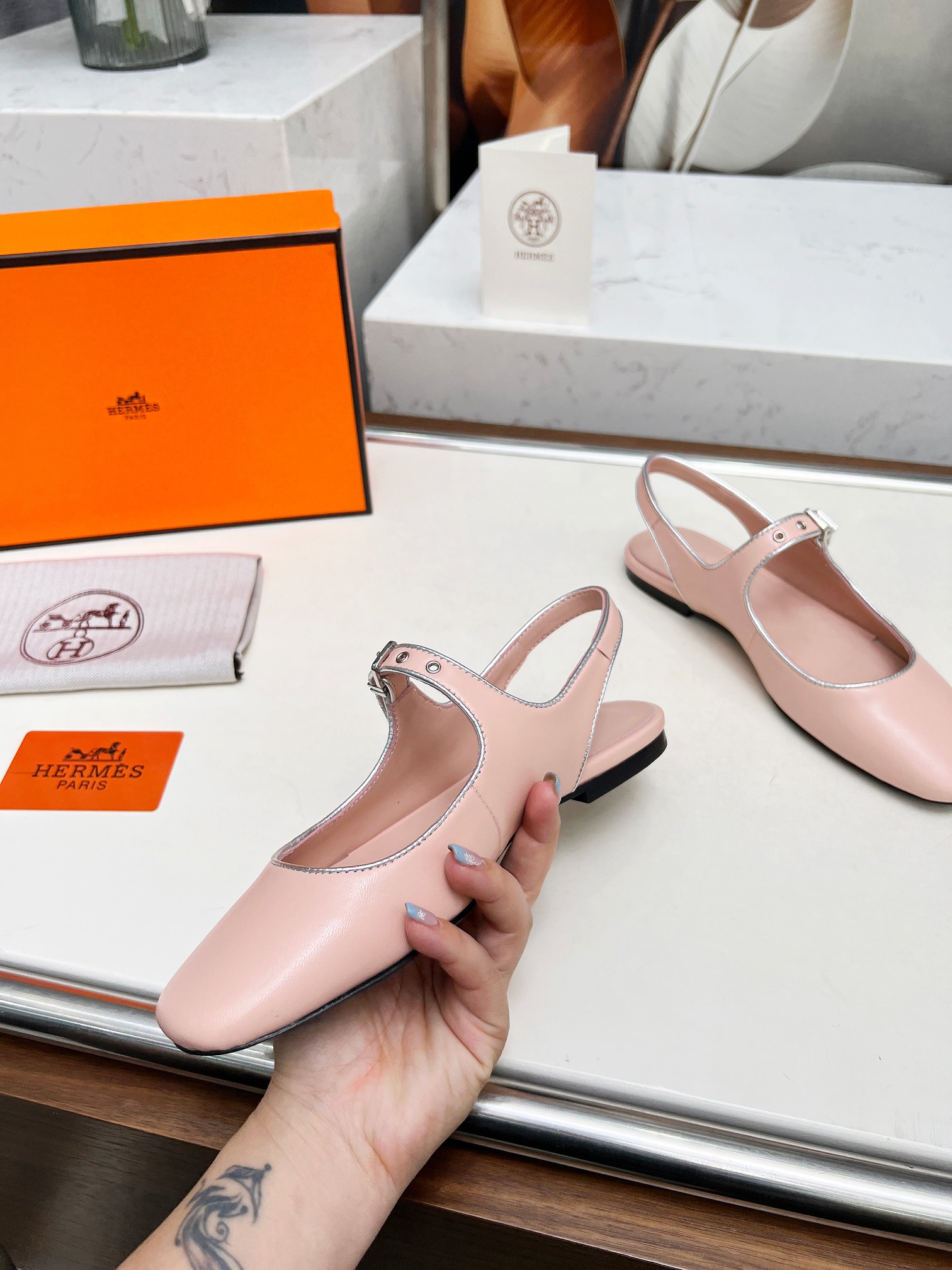 HERMES 00549
