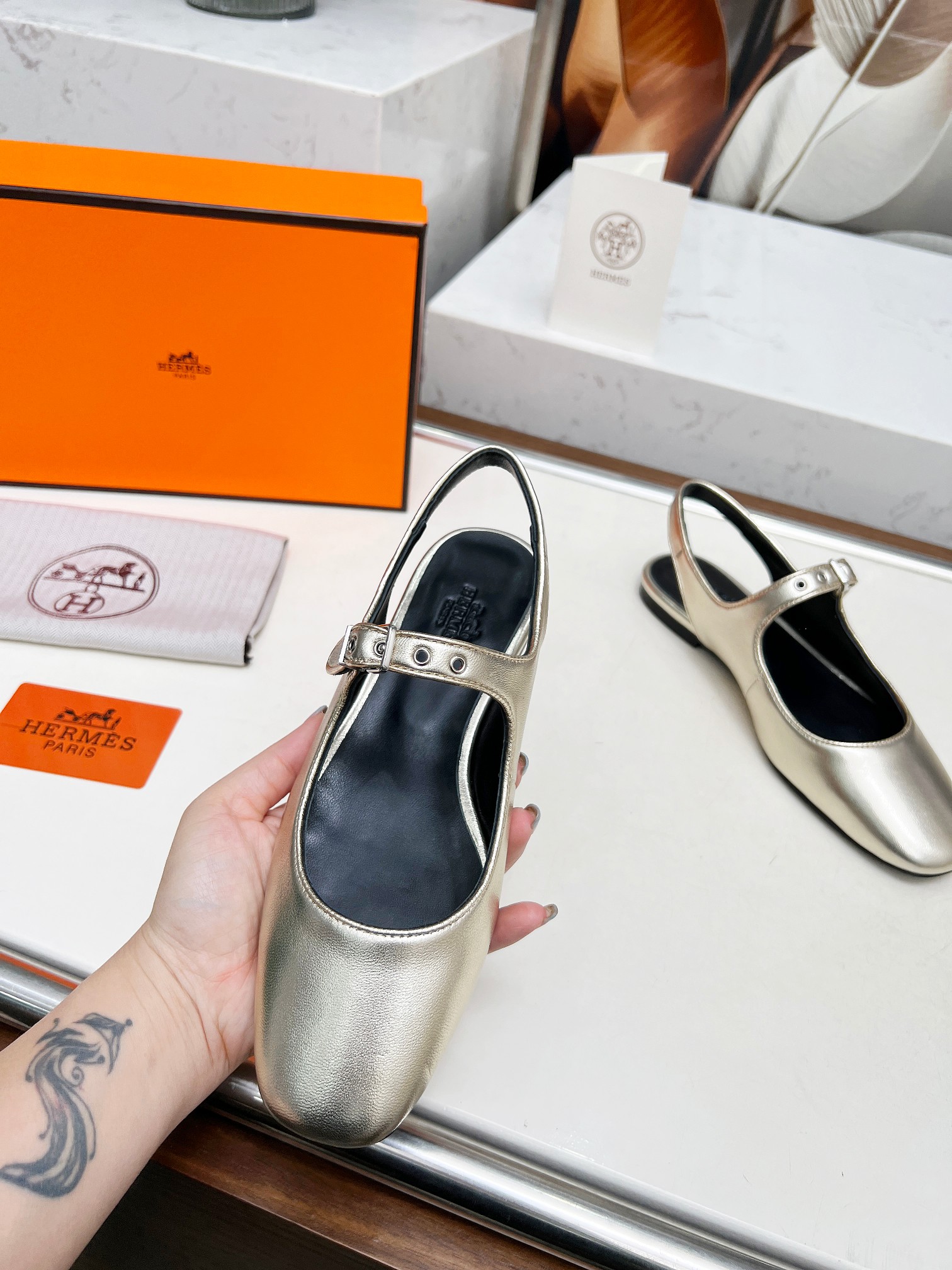 HERMES 00559