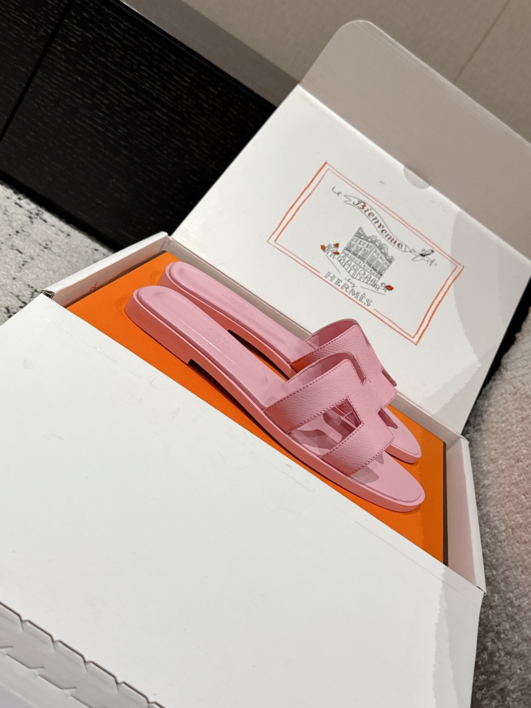 Hermès Oran Sandals – Rose Pink Leather