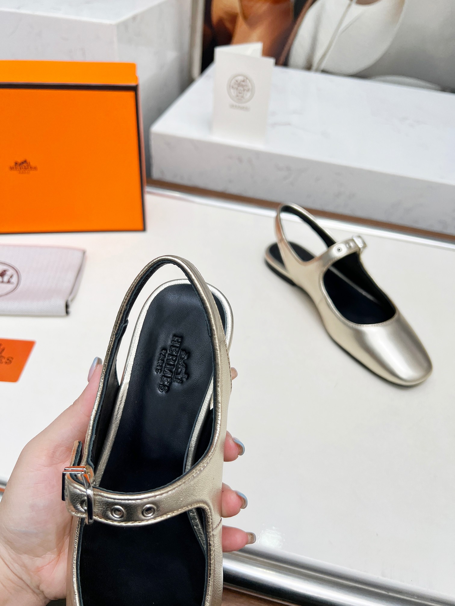 HERMES 00559