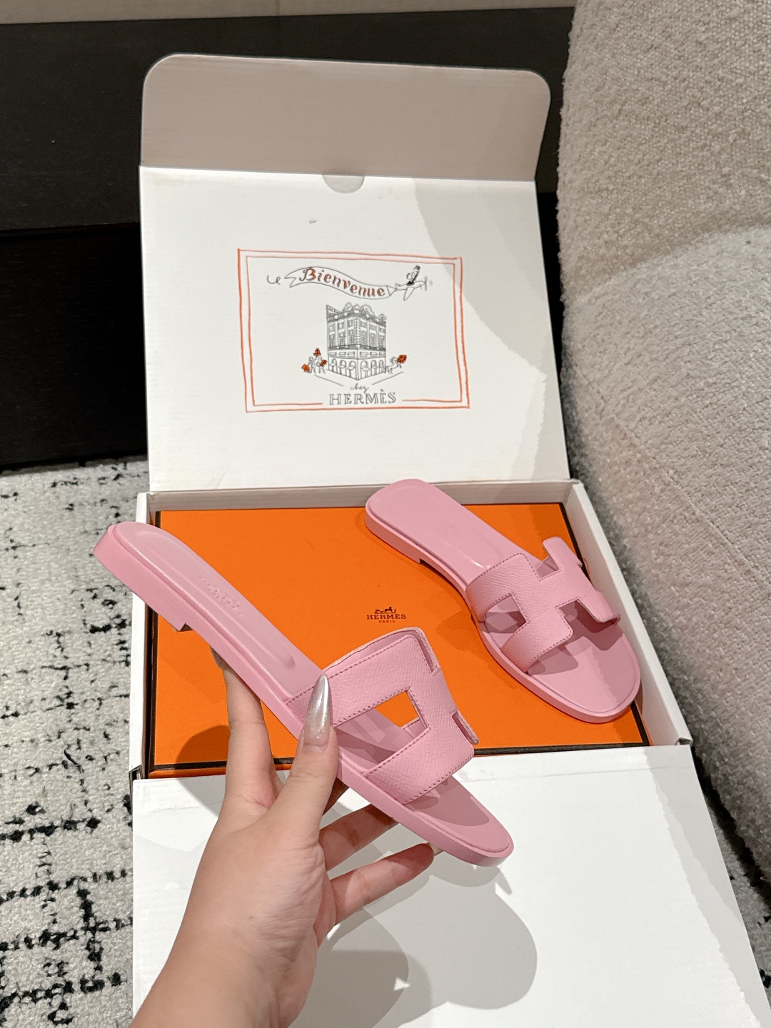 Hermès Oran Sandals – Rose Pink Leather