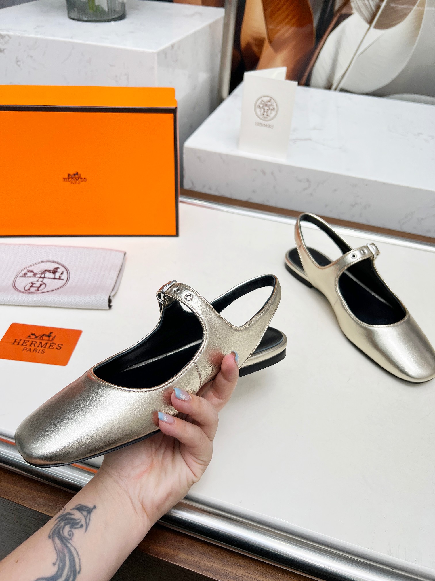 HERMES 00559