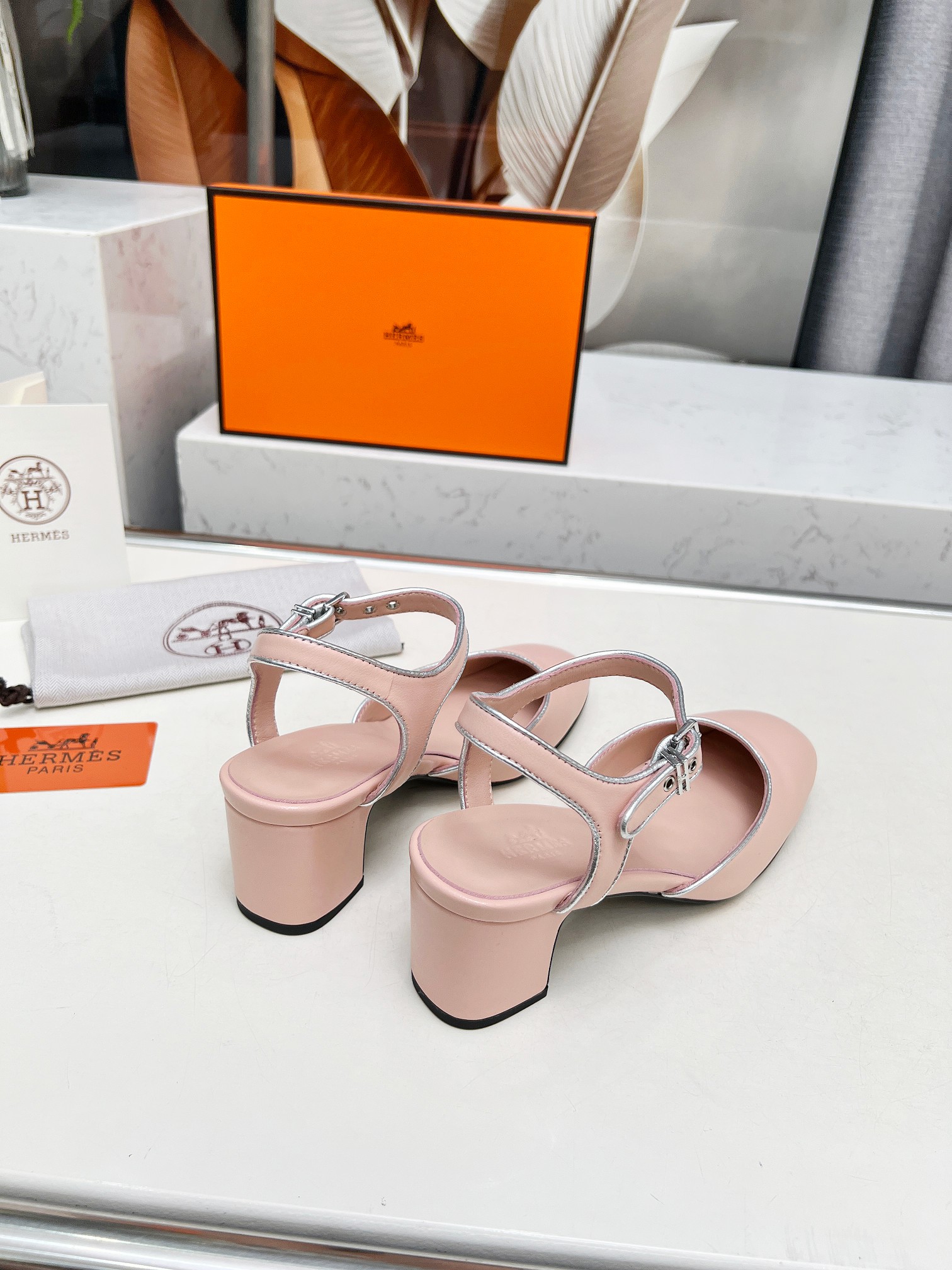 HERMES 00568
