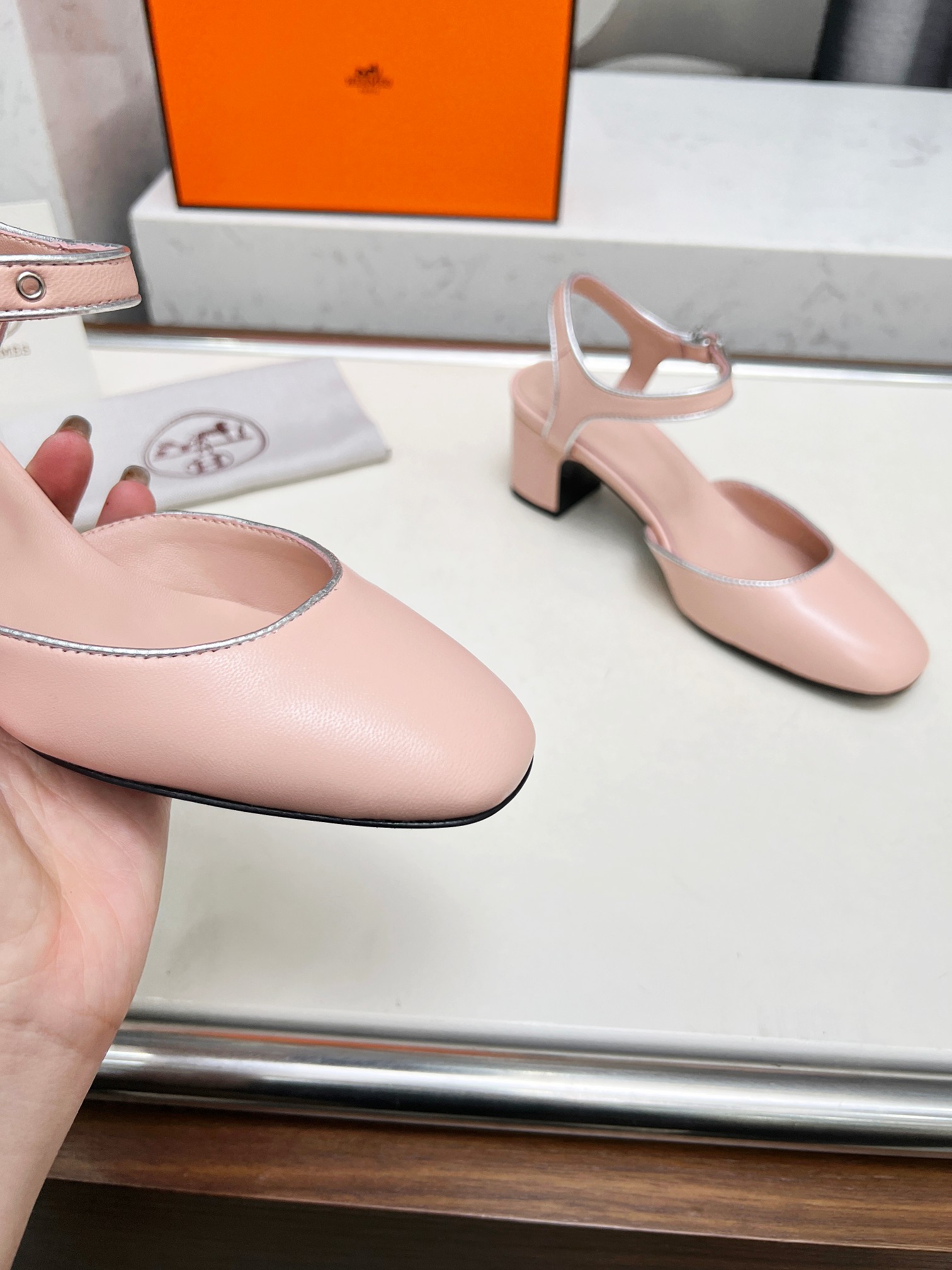 HERMES 00568