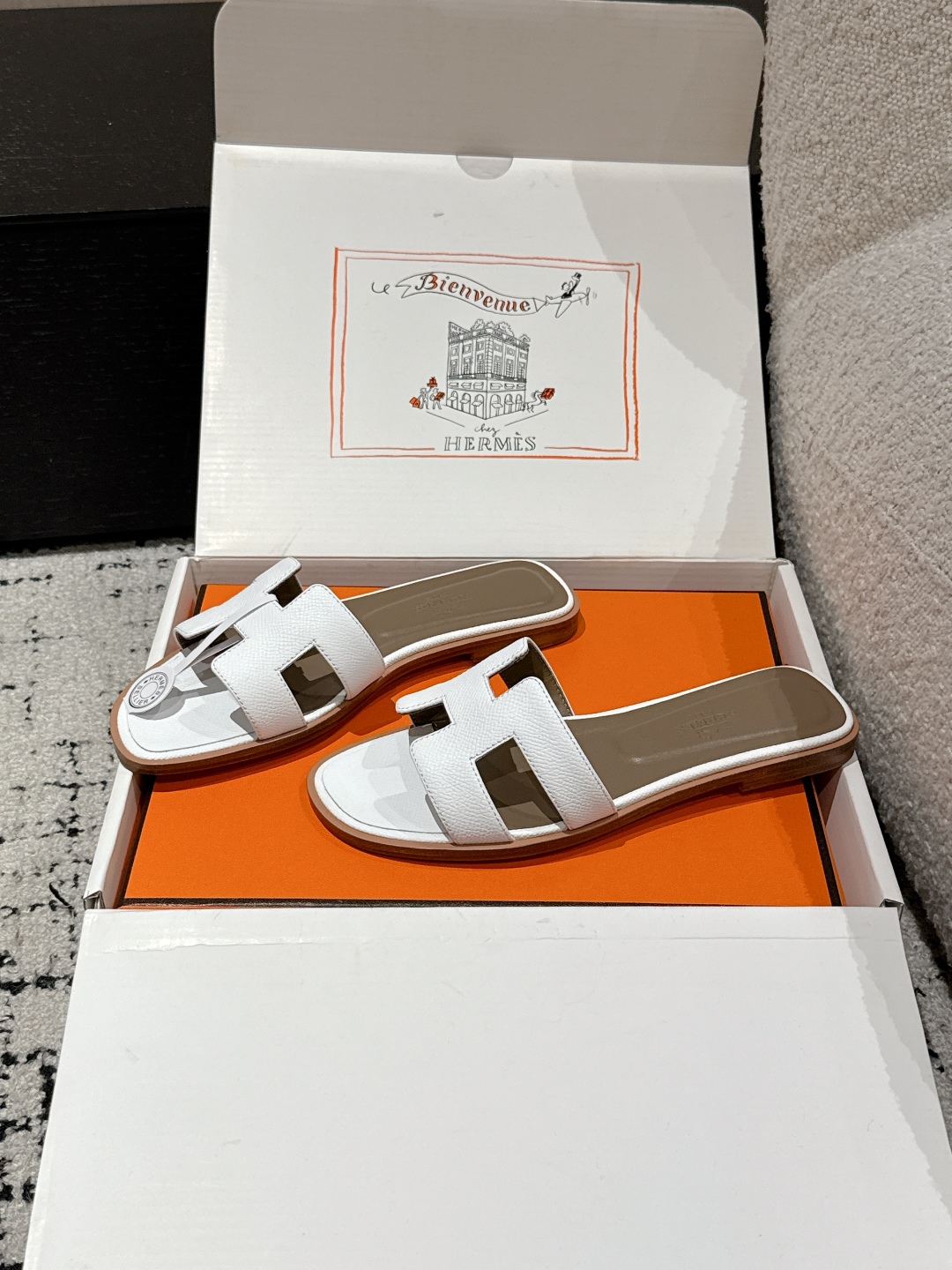 HERMES 00579 HERMES 00579
