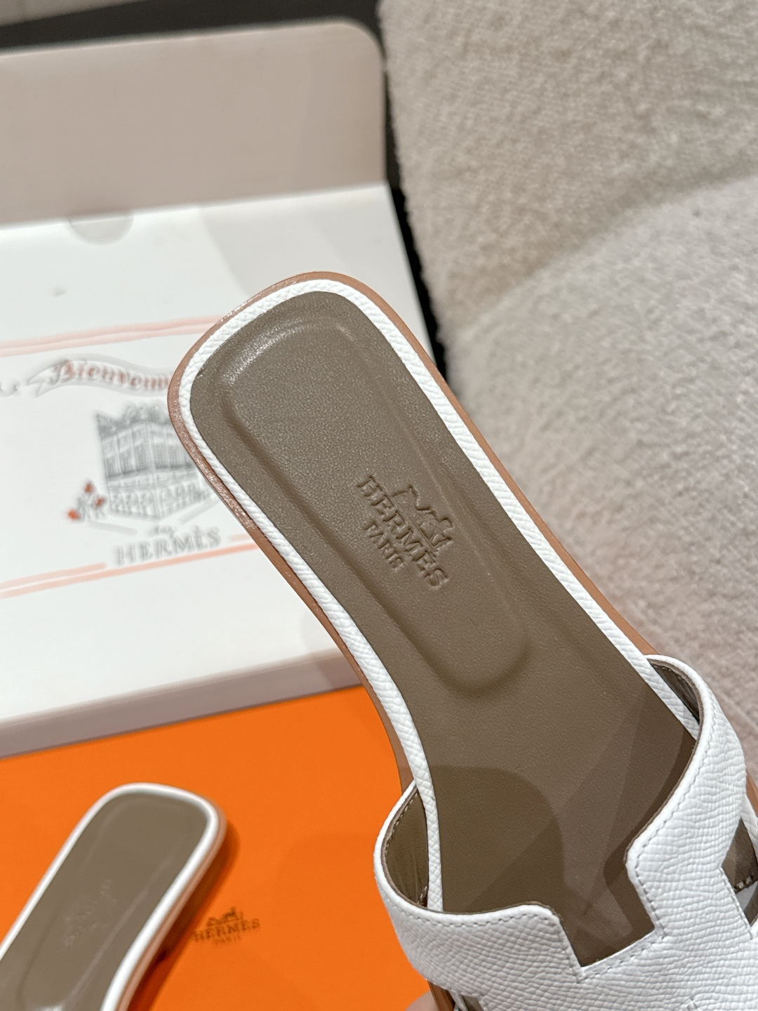 HERMES 00579 HERMES 00579
