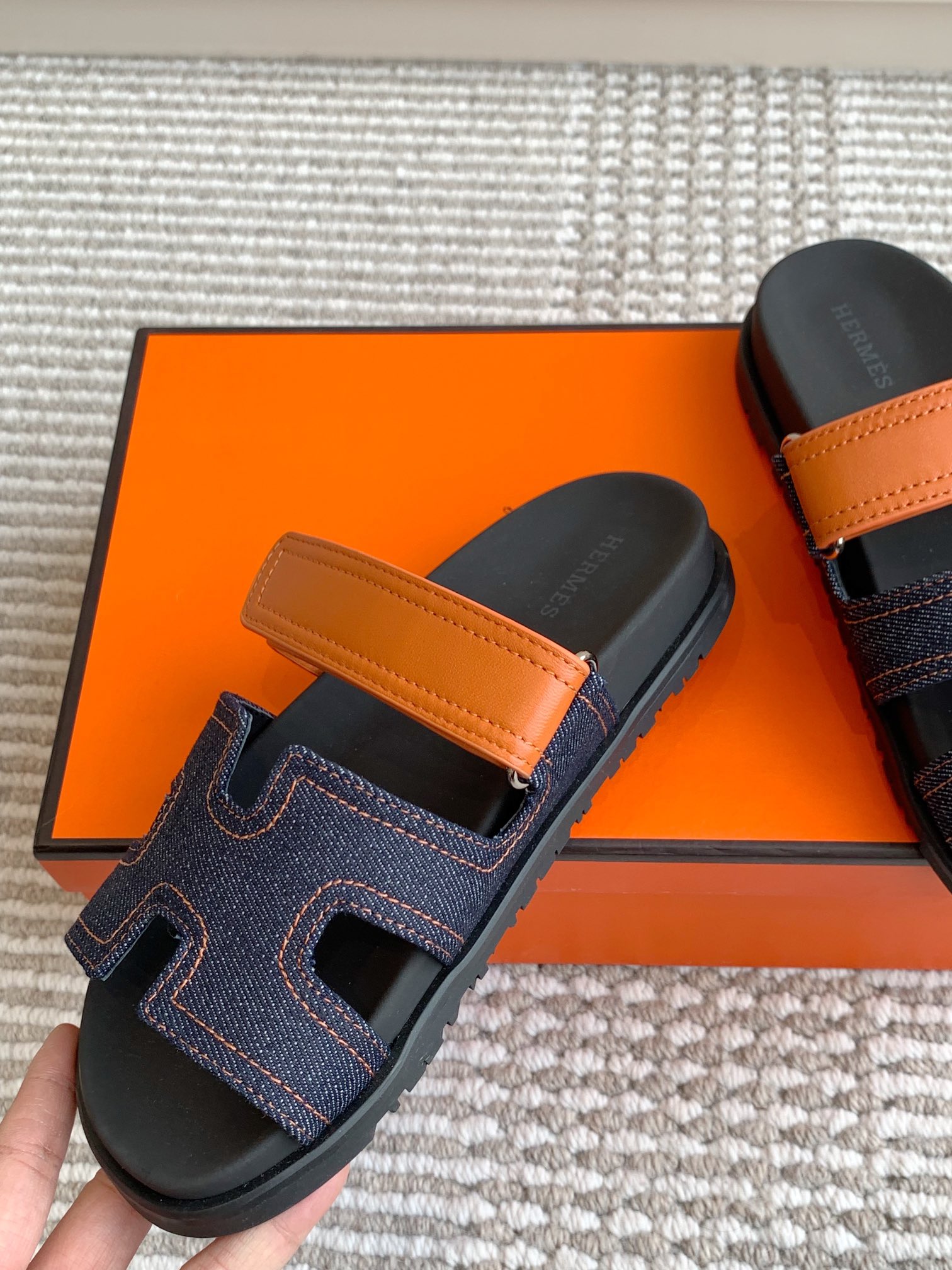 HERMES 00579