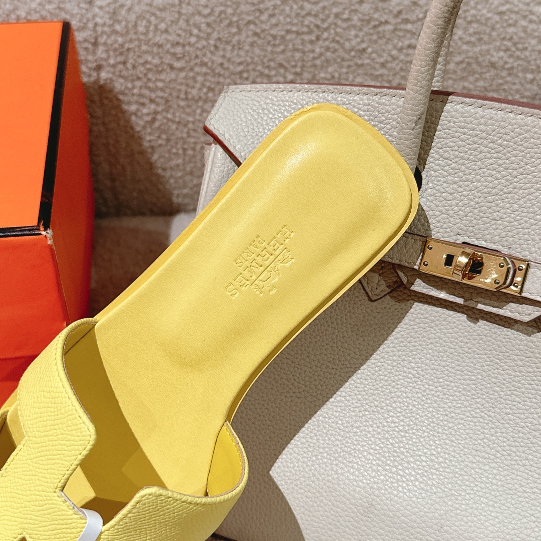 HERMES 00579 HERMES 00579
