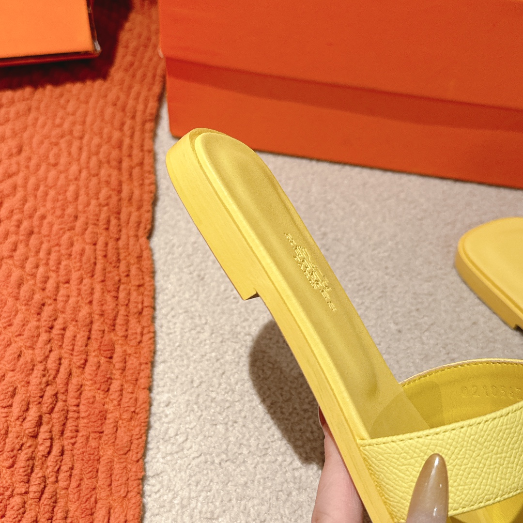 HERMES 00579 HERMES 00579