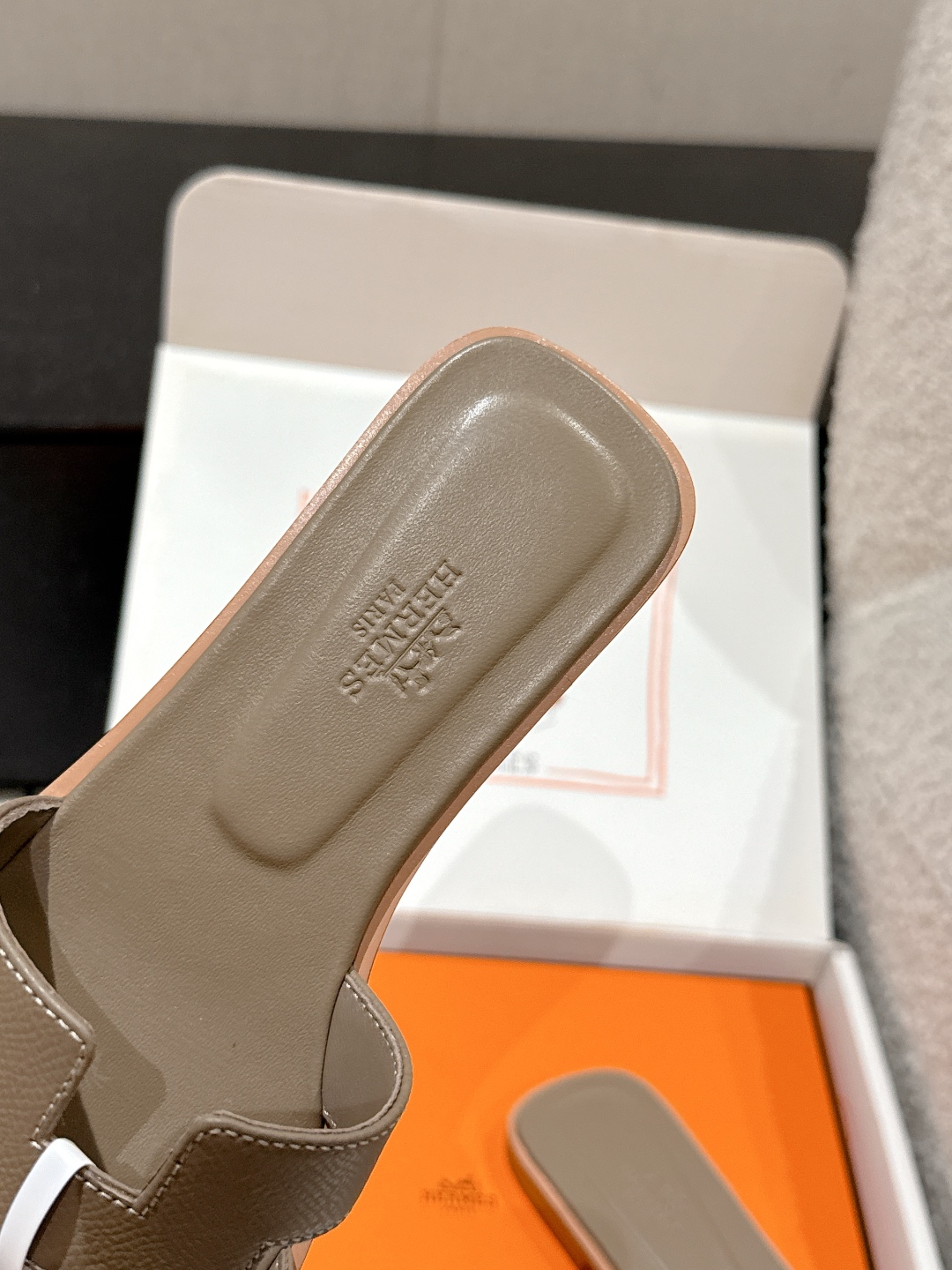 Hermès Oran H Sandals – Etoupe Epsom Leather