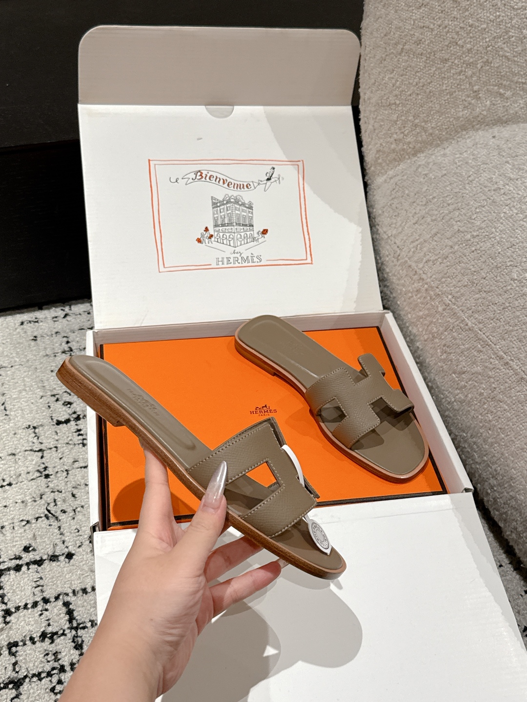 Hermès Oran H Sandals – Etoupe Epsom Leather