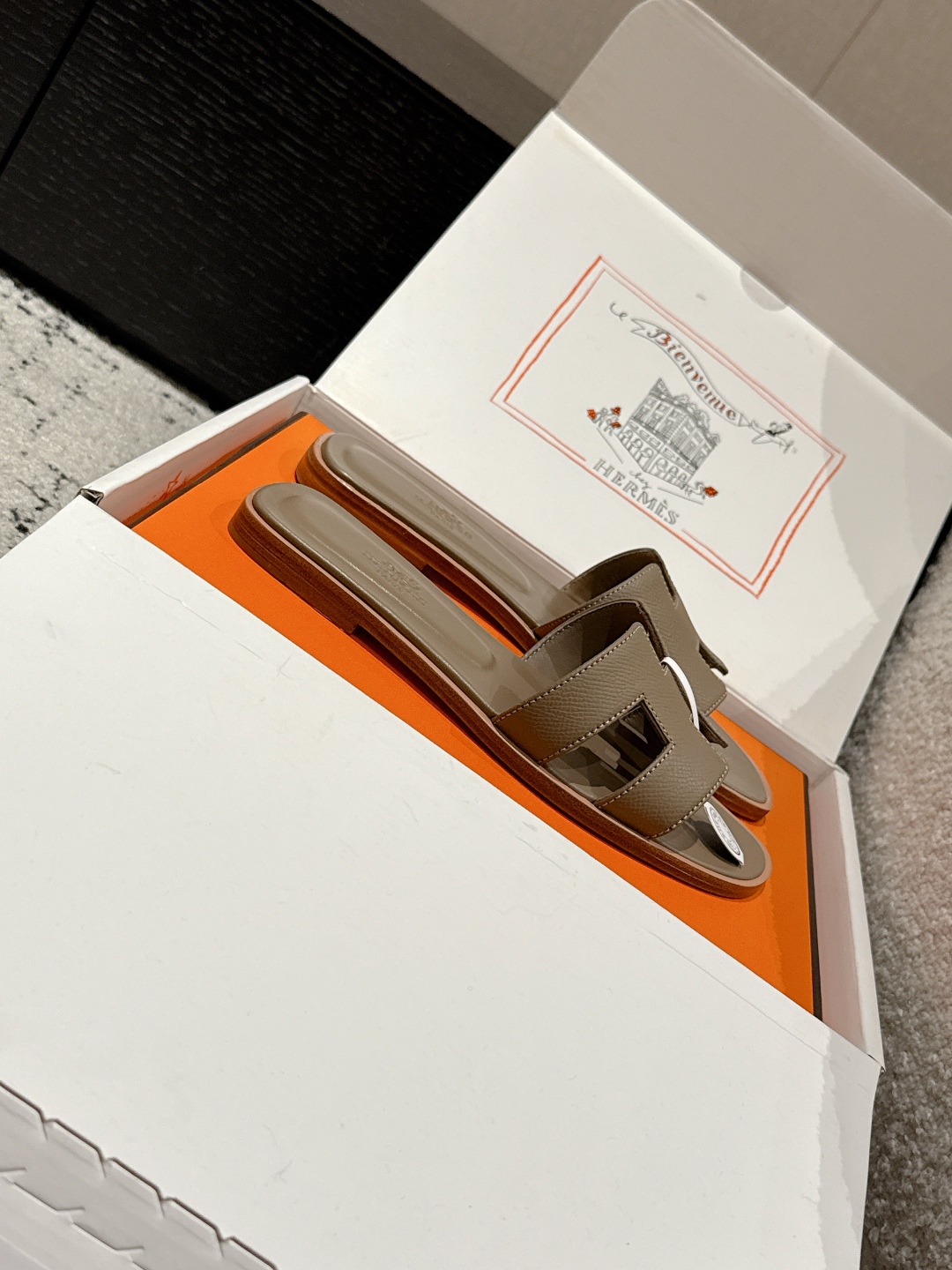 Hermès Oran H Sandals – Etoupe Epsom Leather