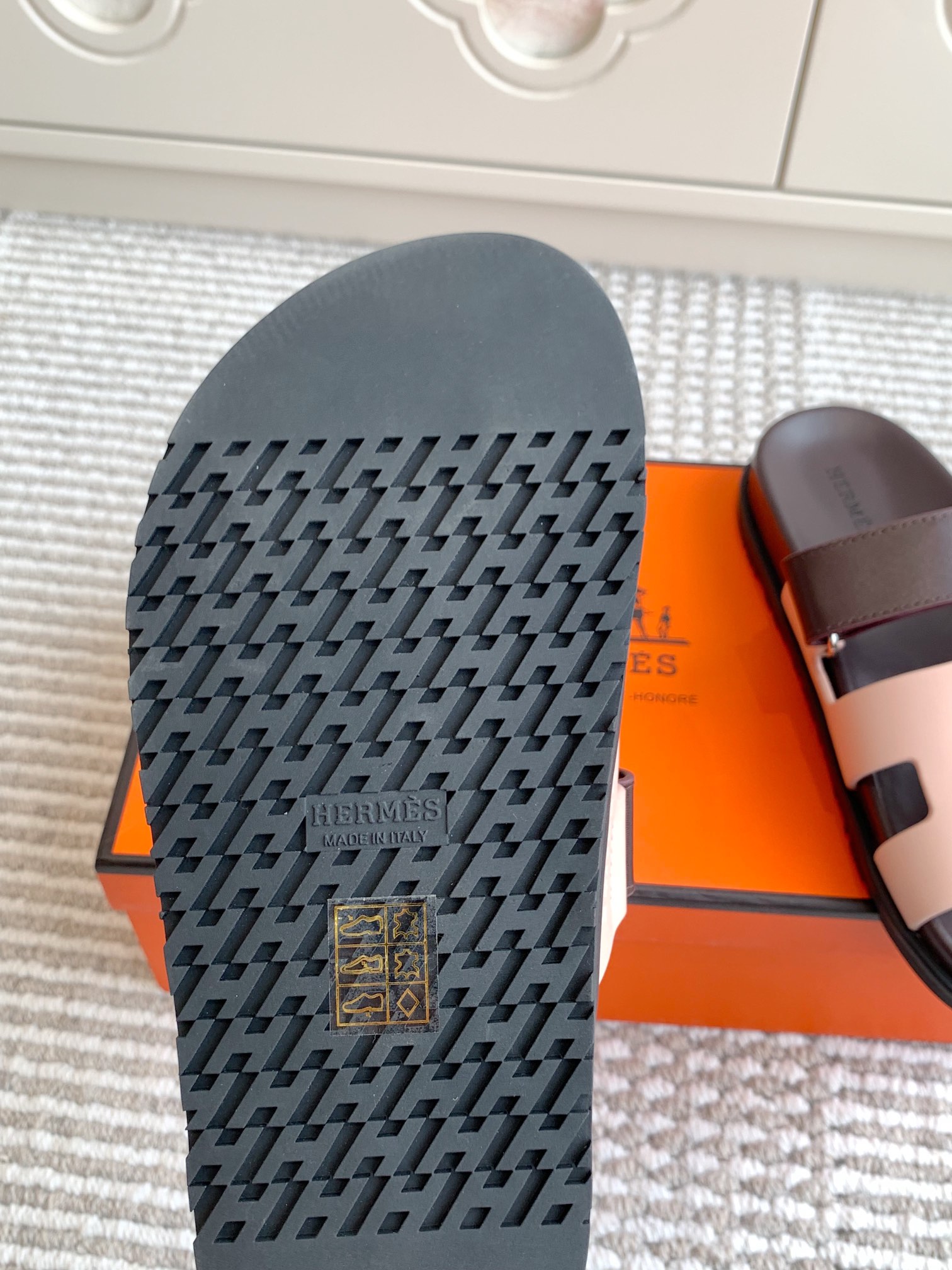 HERMES 00589