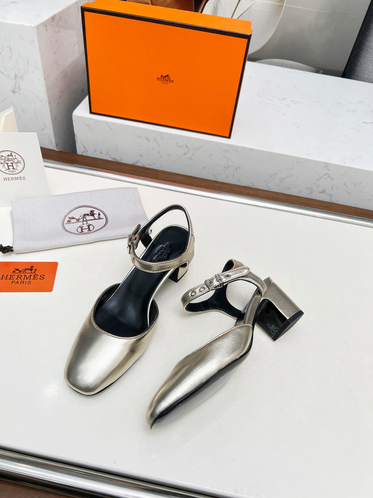 HERMES 00599 HERMES 00599