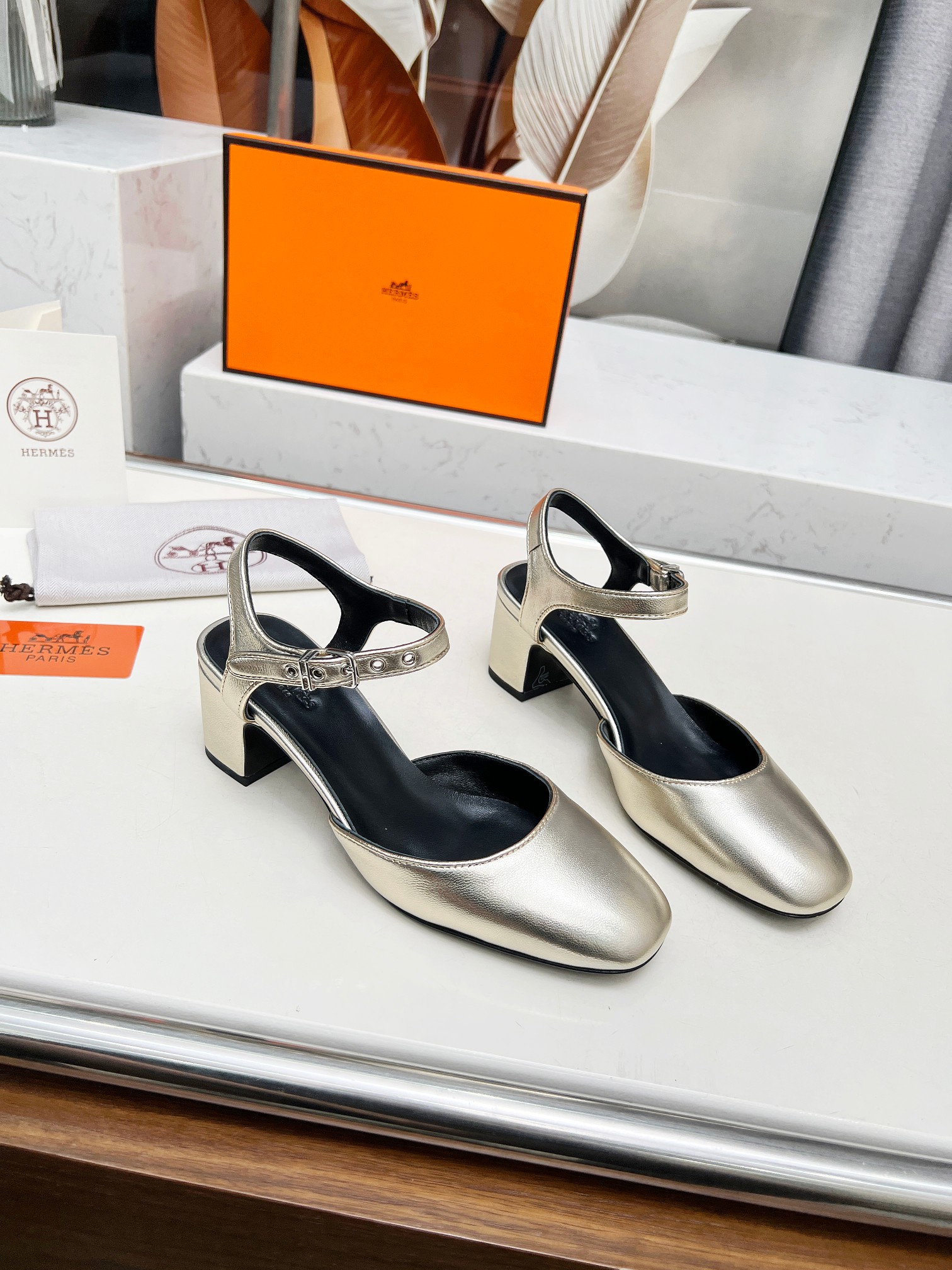 HERMES 00599 HERMES 00599