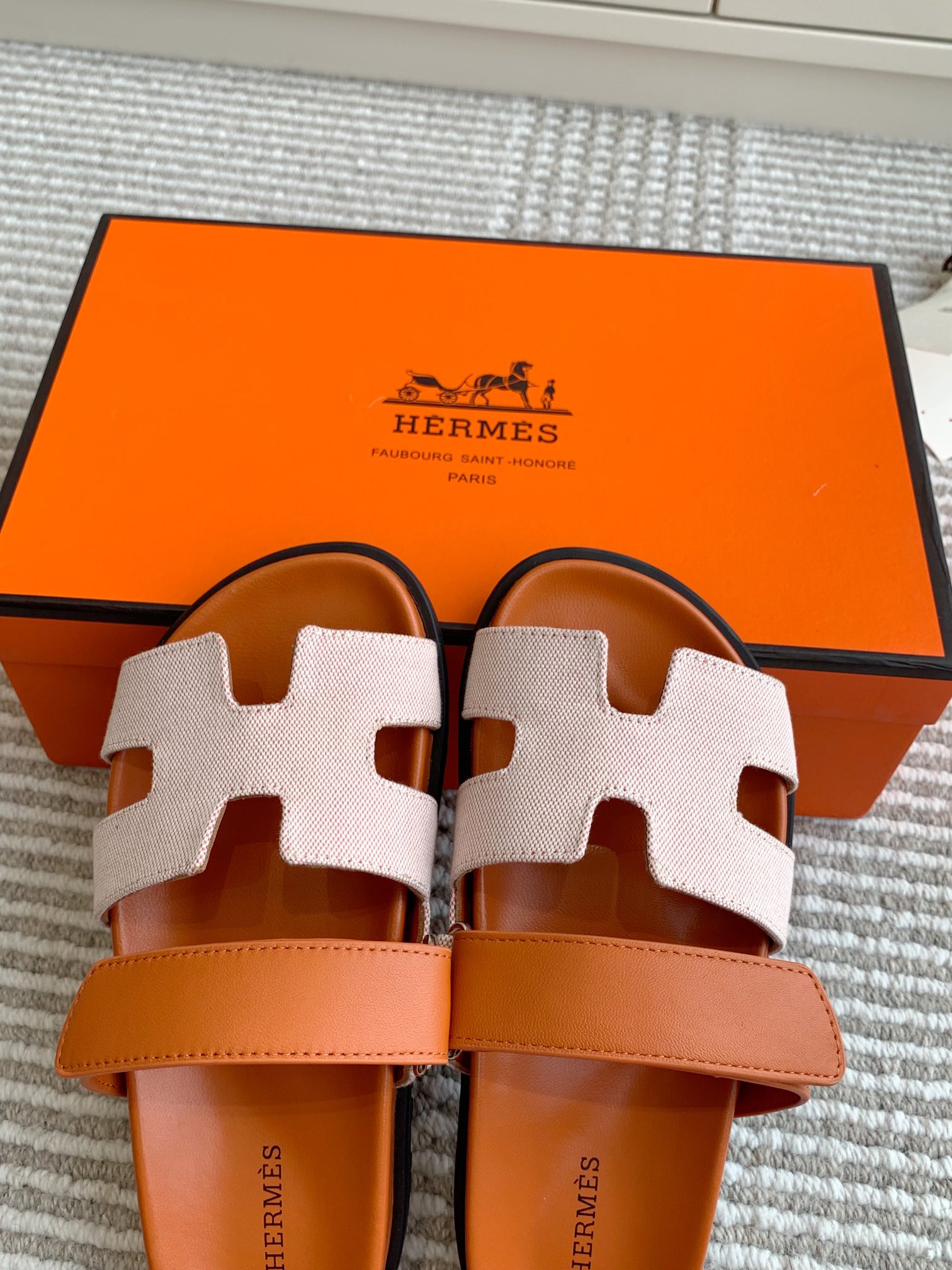 HERMES 00599