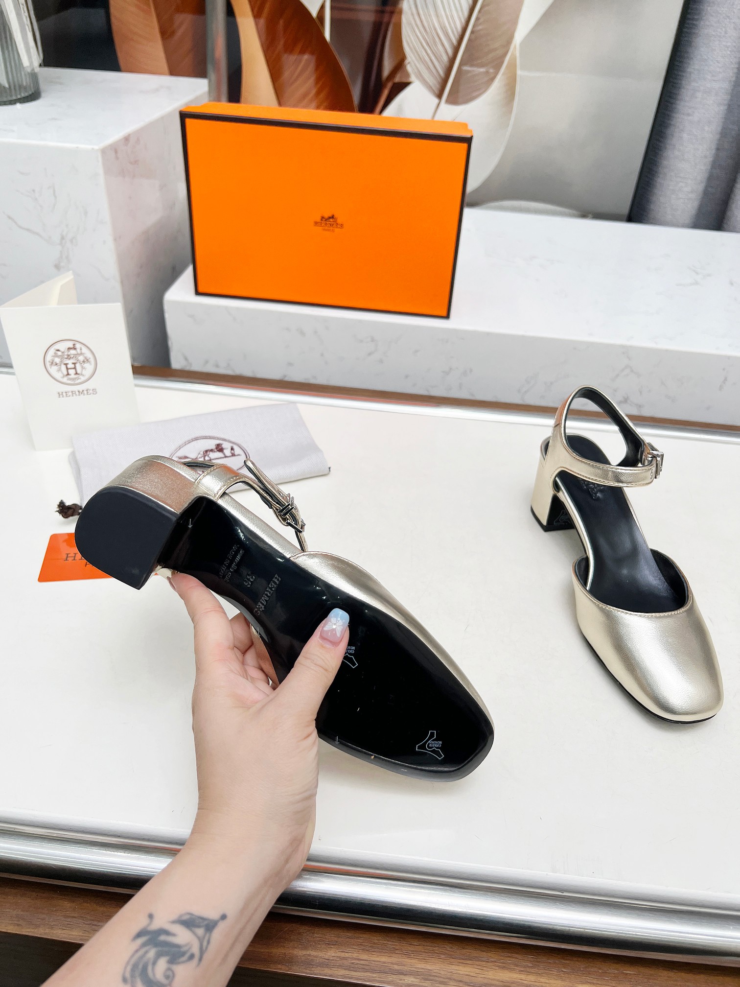 HERMES 00599 HERMES 00599