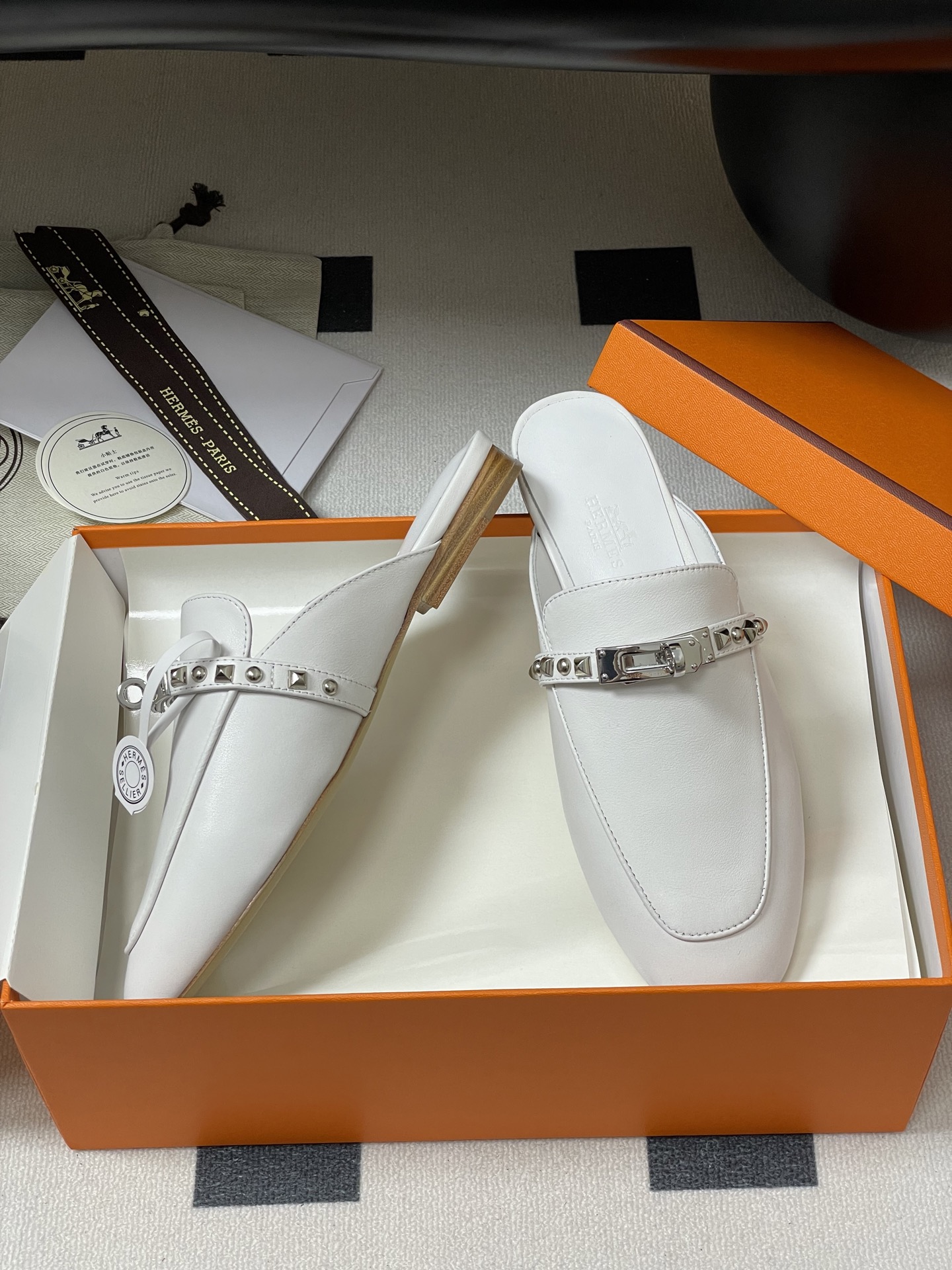 HERMES 00609 HERMES 00609