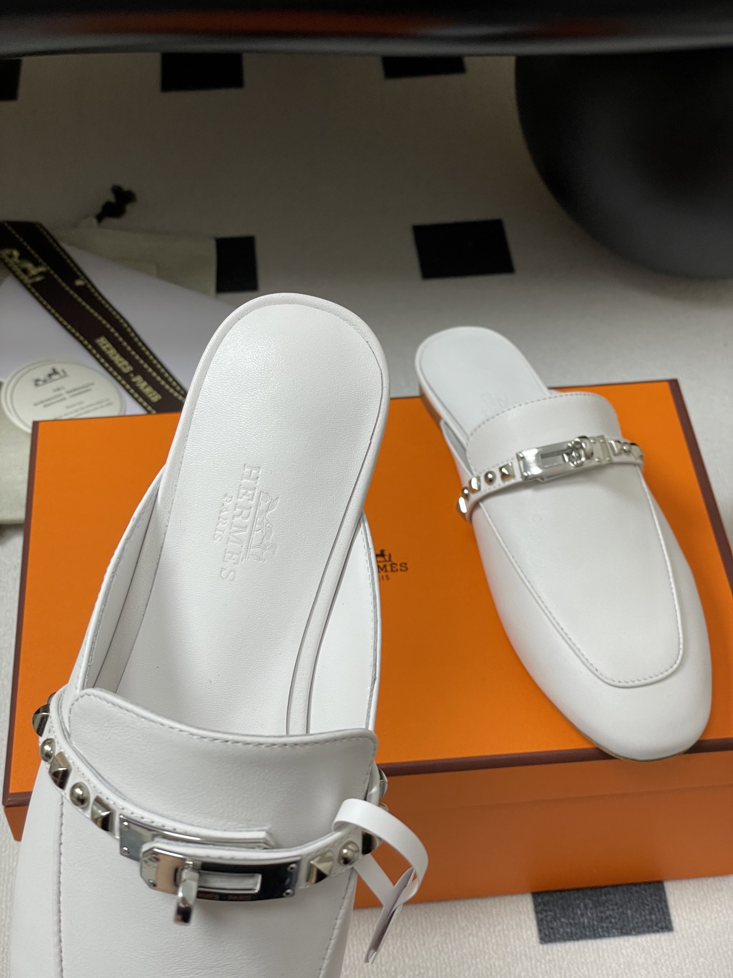 HERMES 00609 HERMES 00609