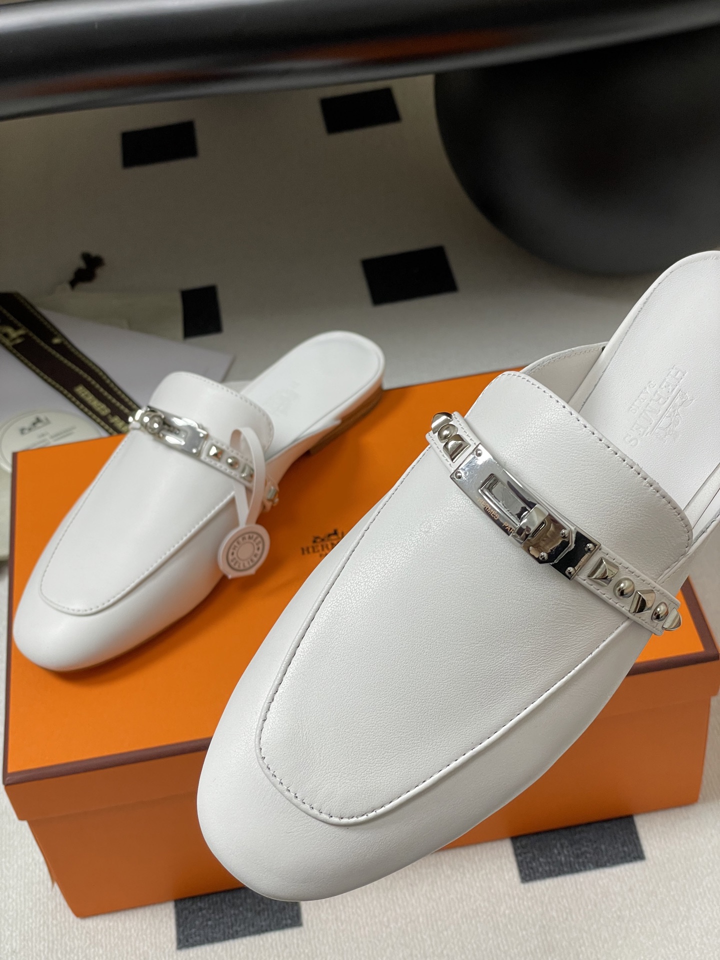 HERMES 00609 HERMES 00609