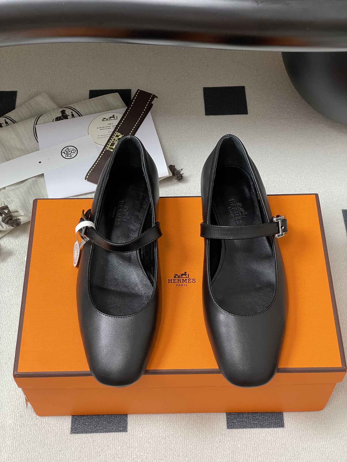 HERMES 00669