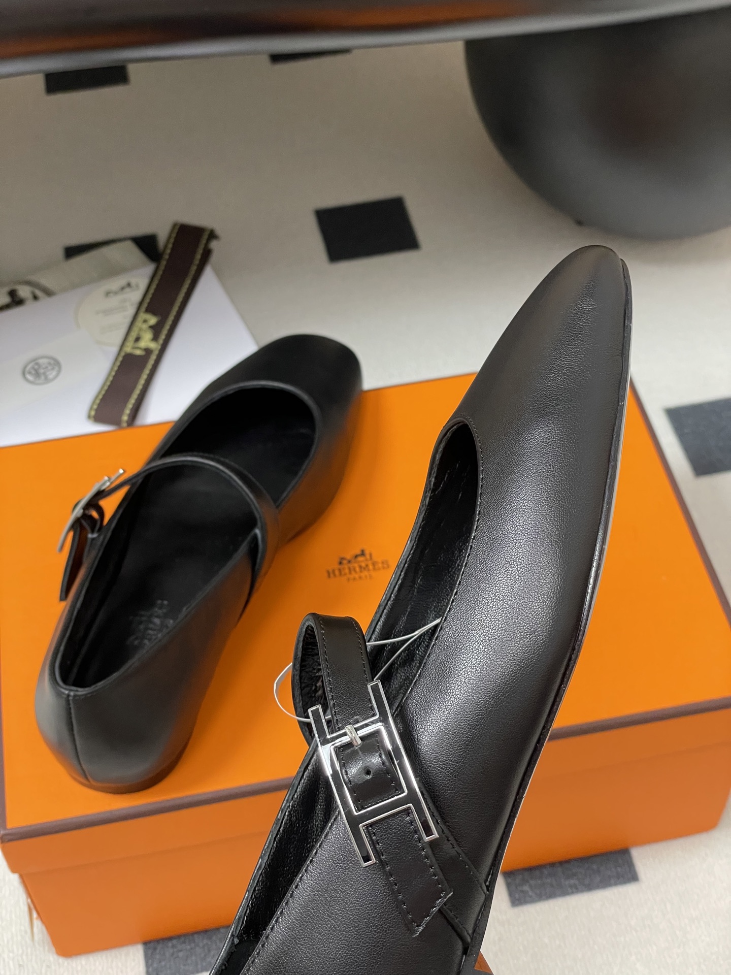 HERMES 00669