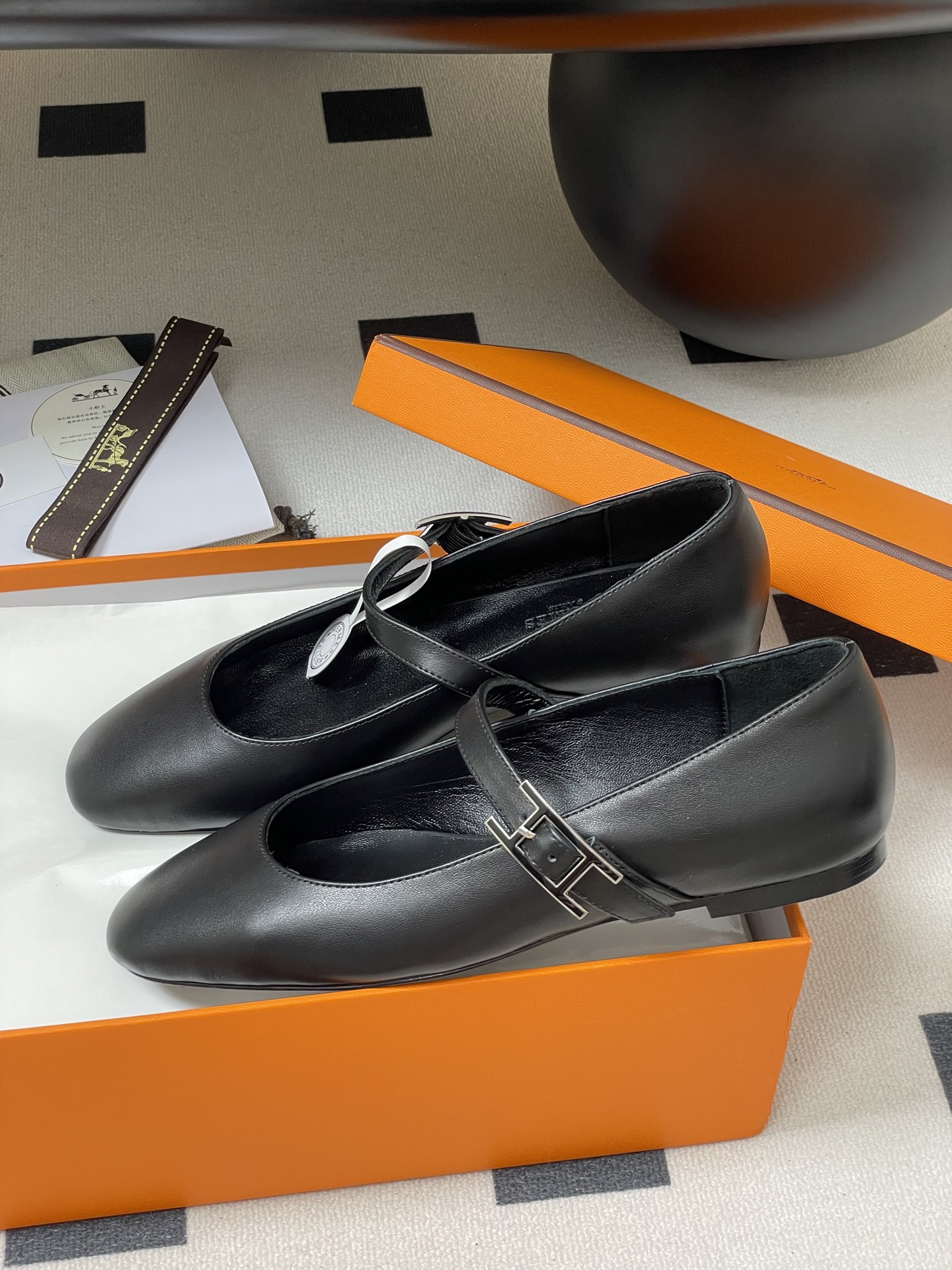 HERMES 00669