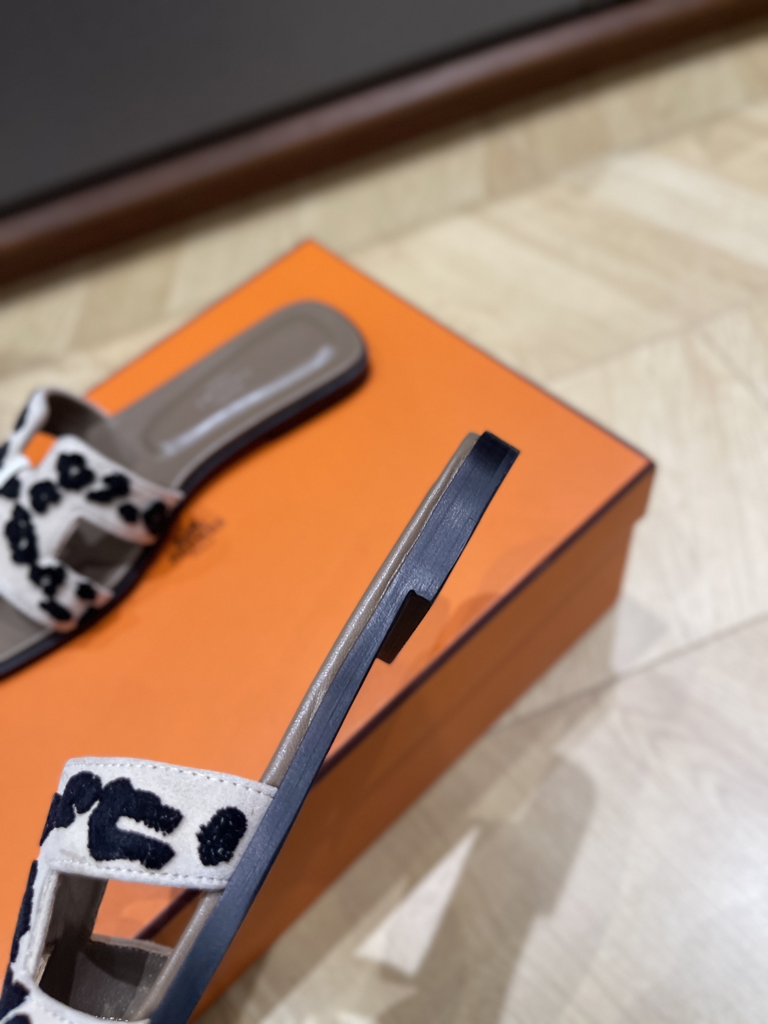 HERMES 00669 HERMES 00669