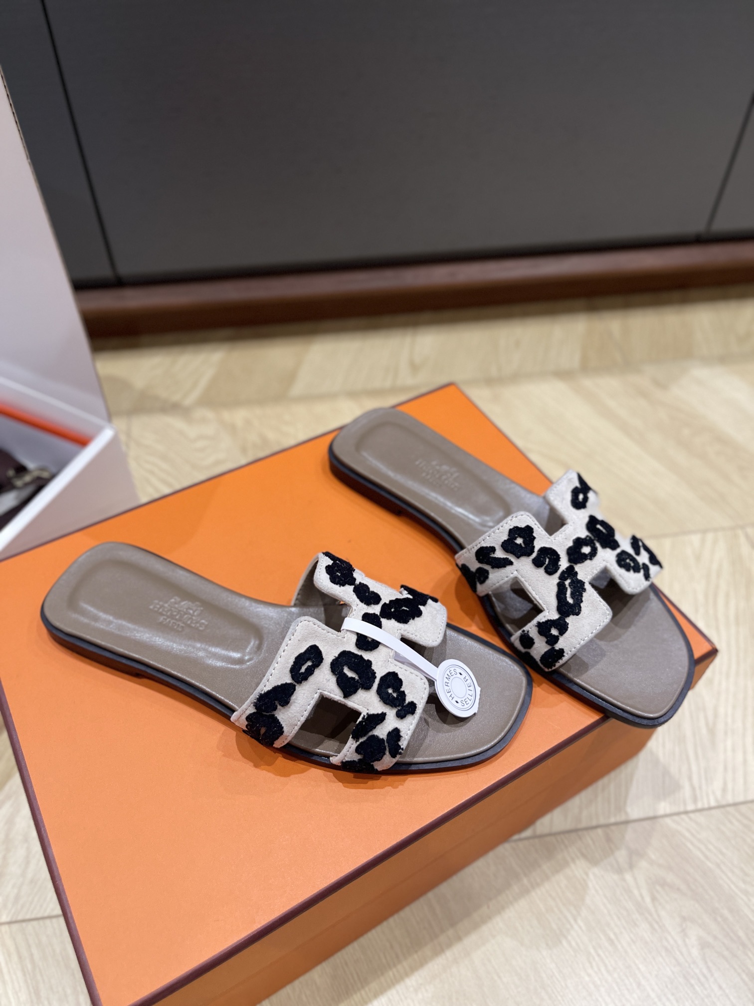 HERMES 00669 HERMES 00669