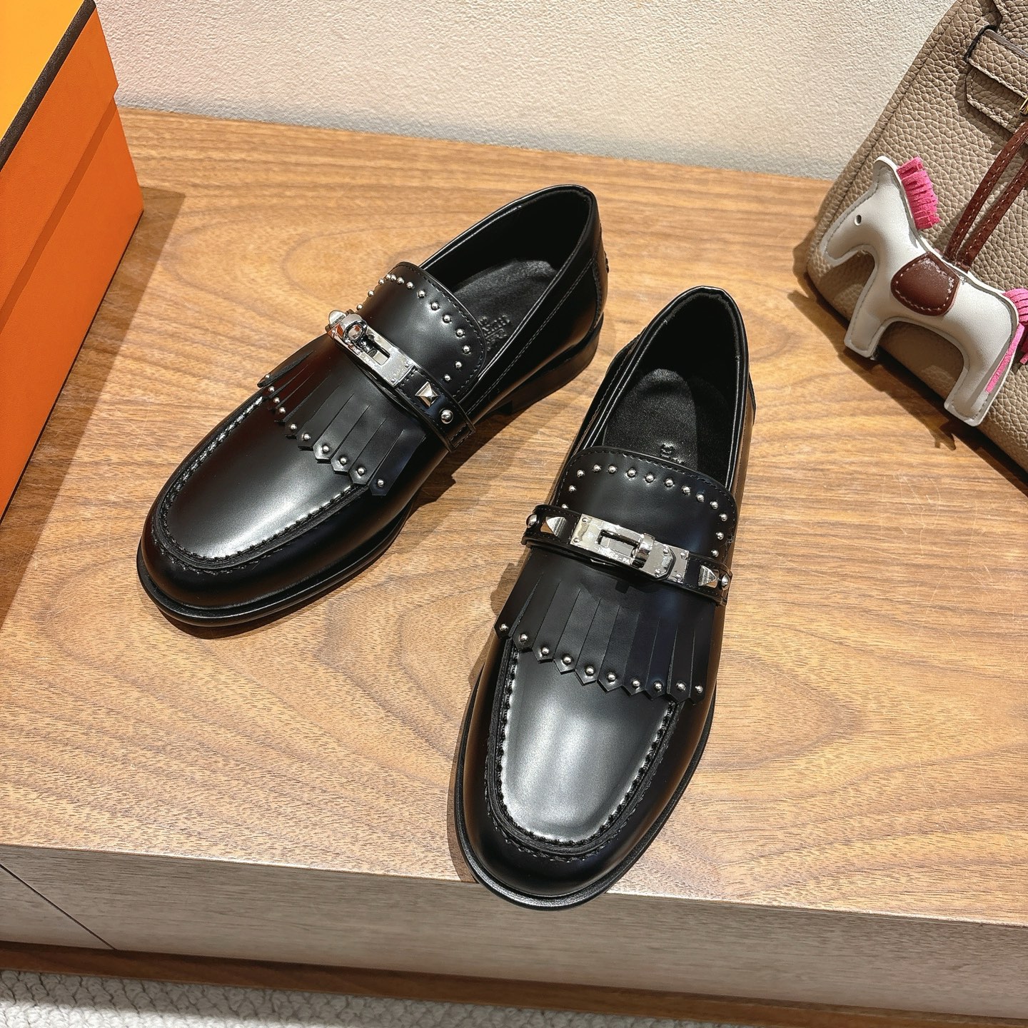 HERMES 00678