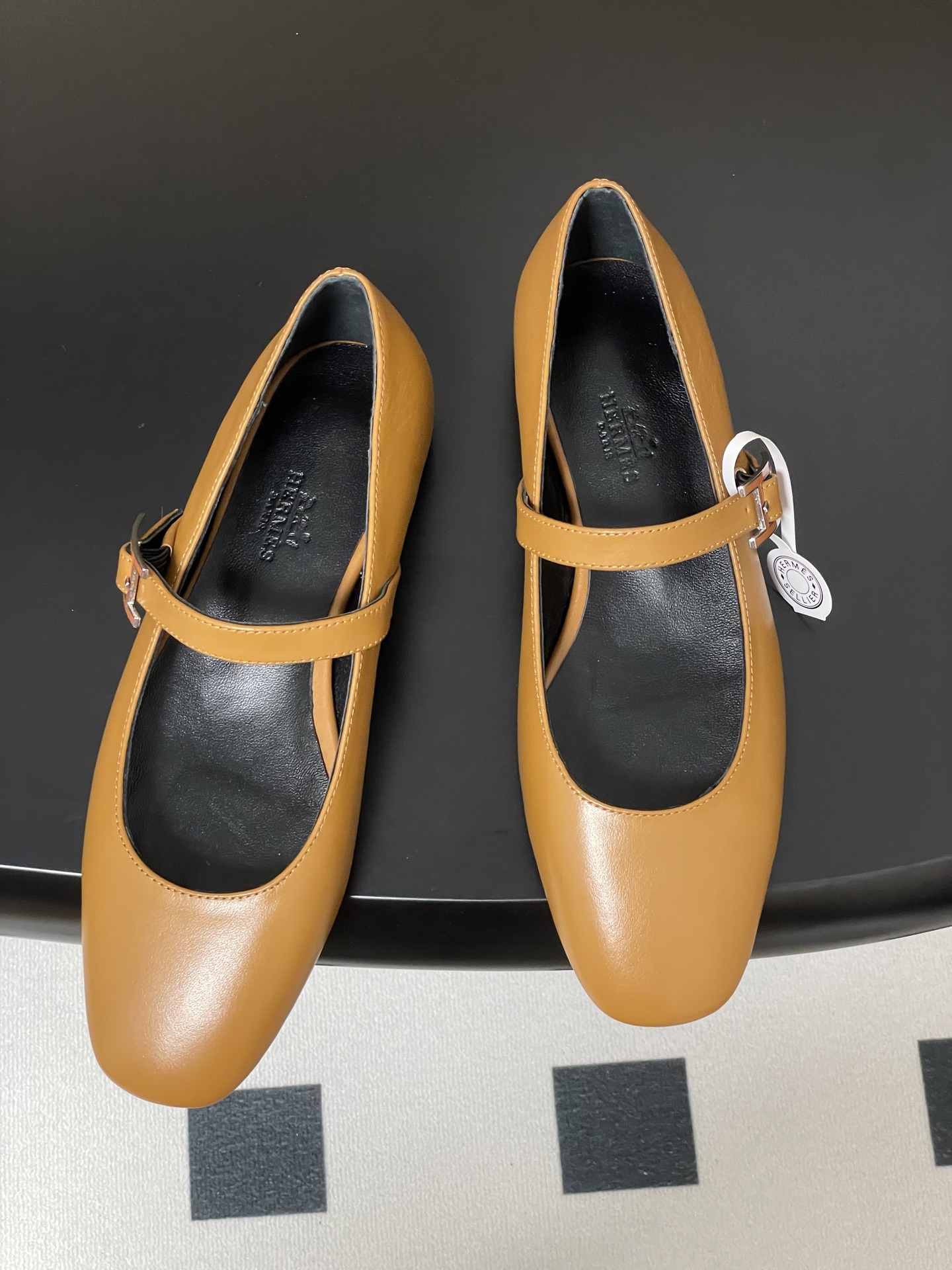 HERMES 00679