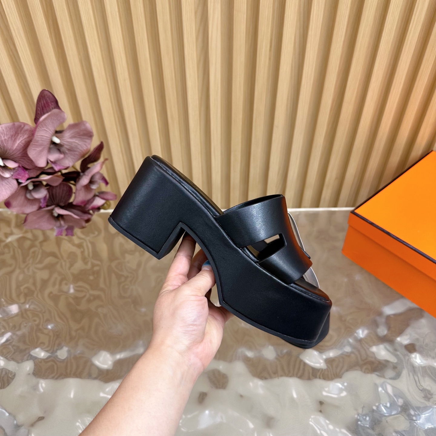 HERMES  00679
