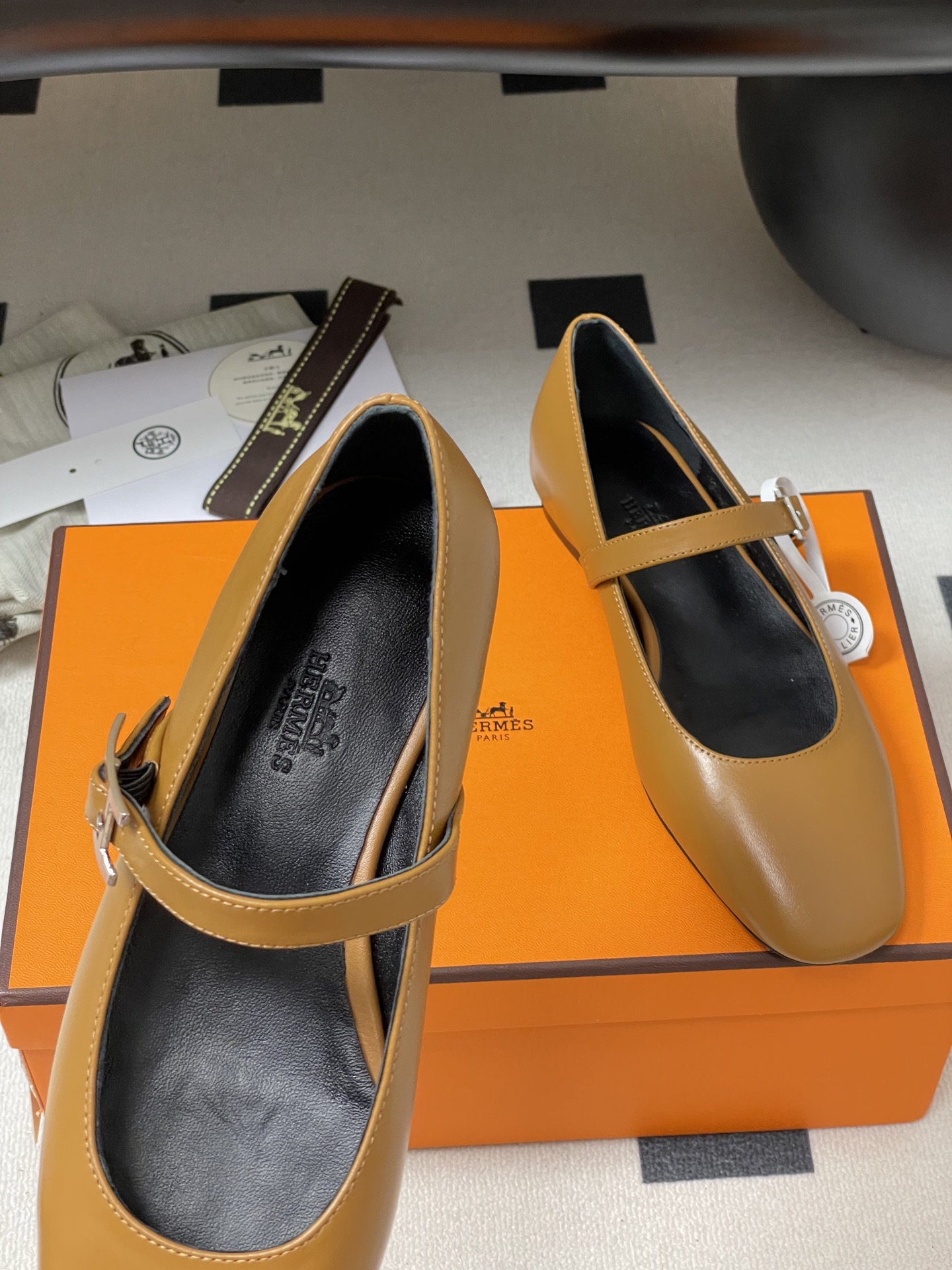HERMES 00679